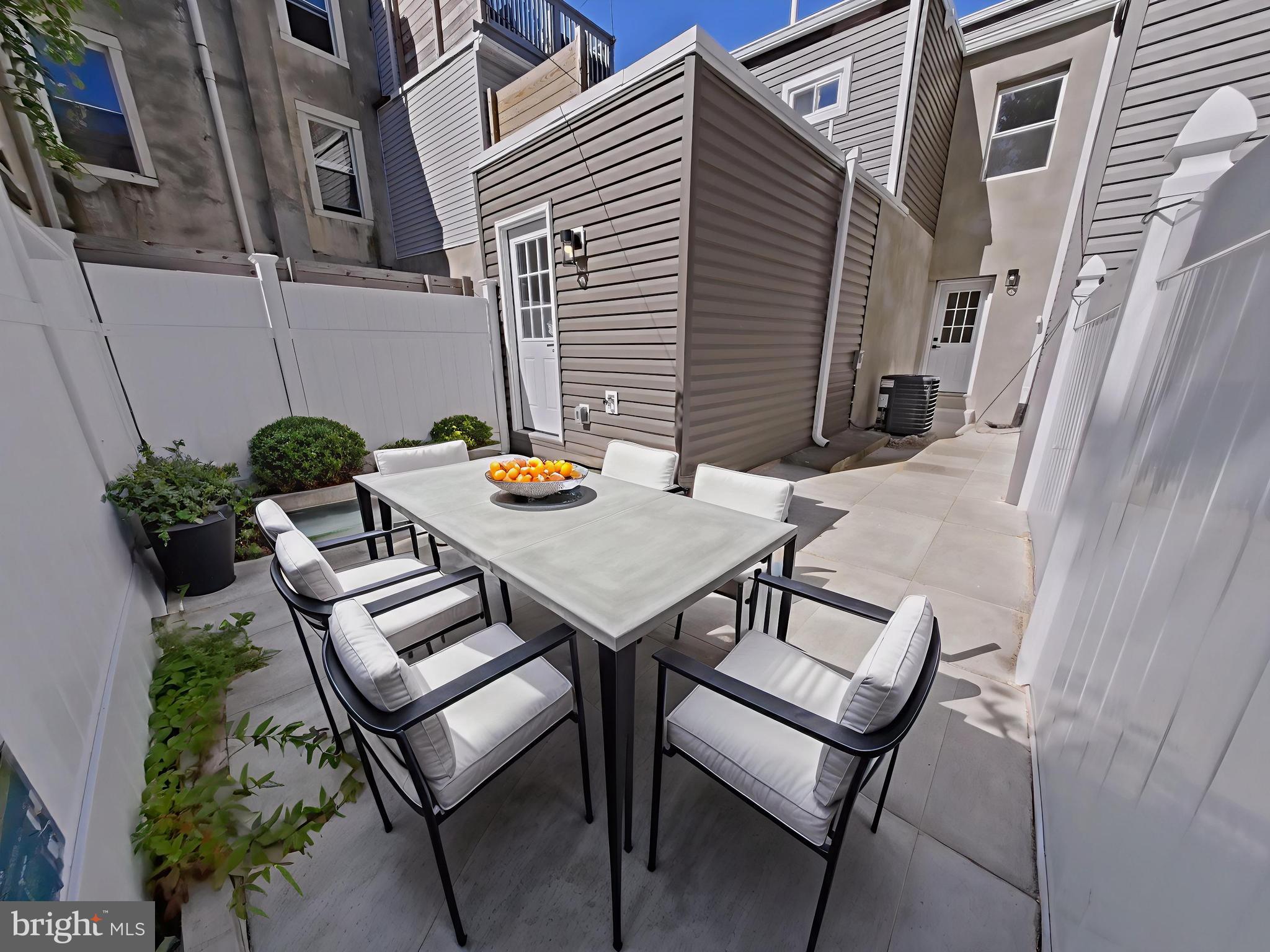 LUDLOW - Residential