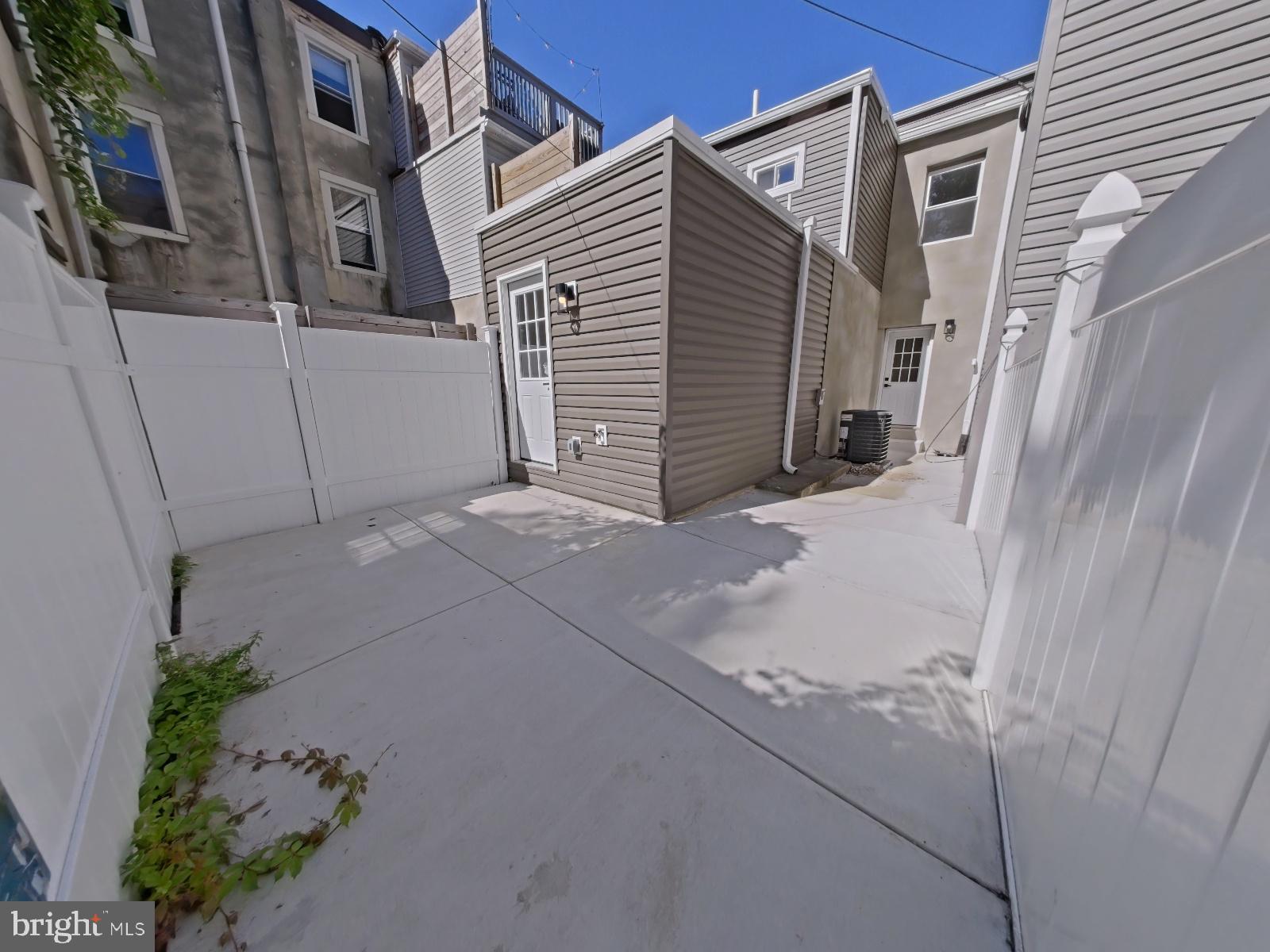 LUDLOW - Residential