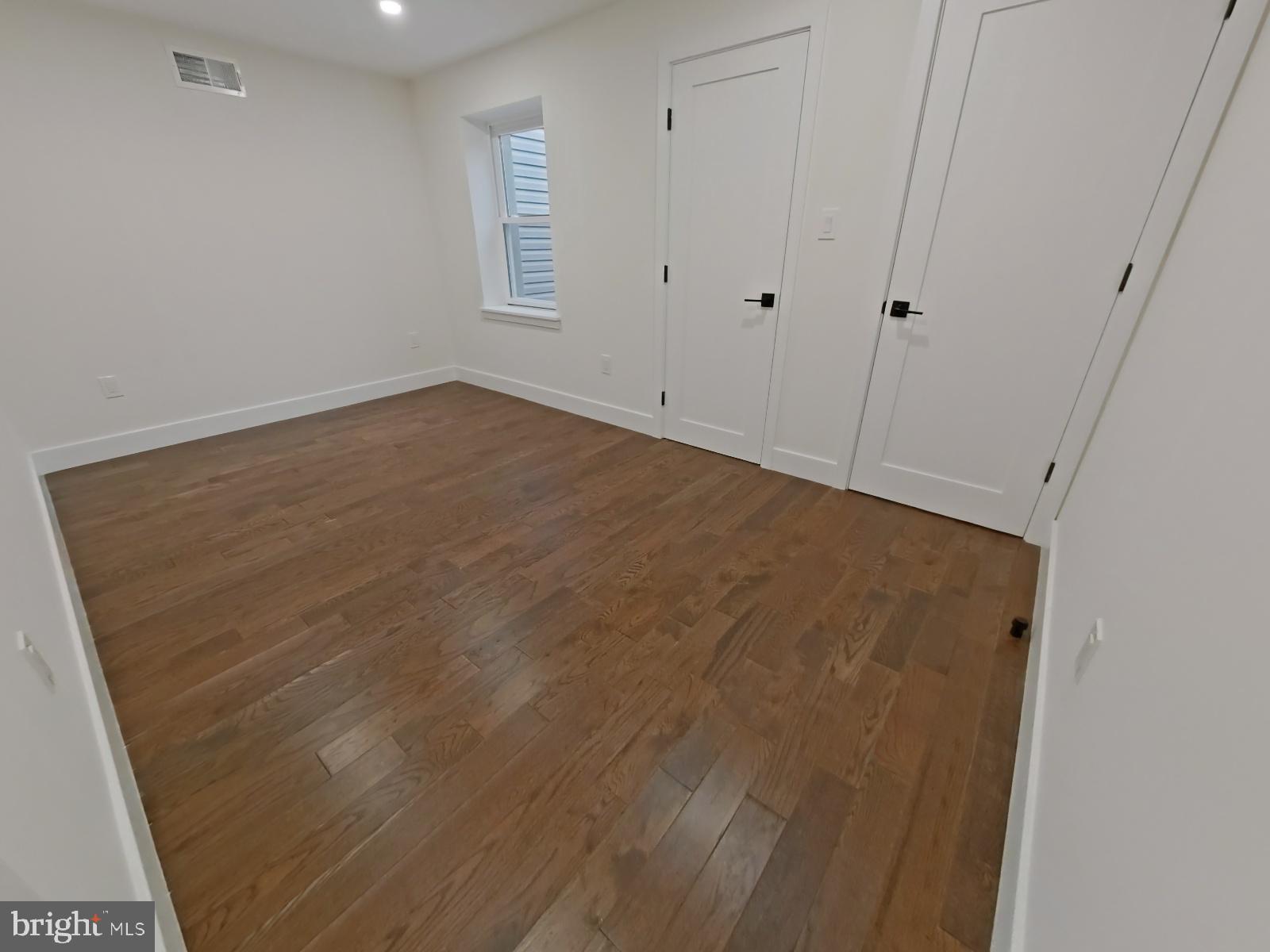 LUDLOW - Residential