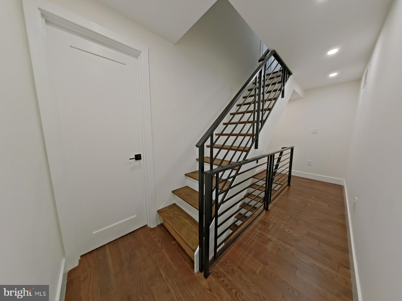 LUDLOW - Residential