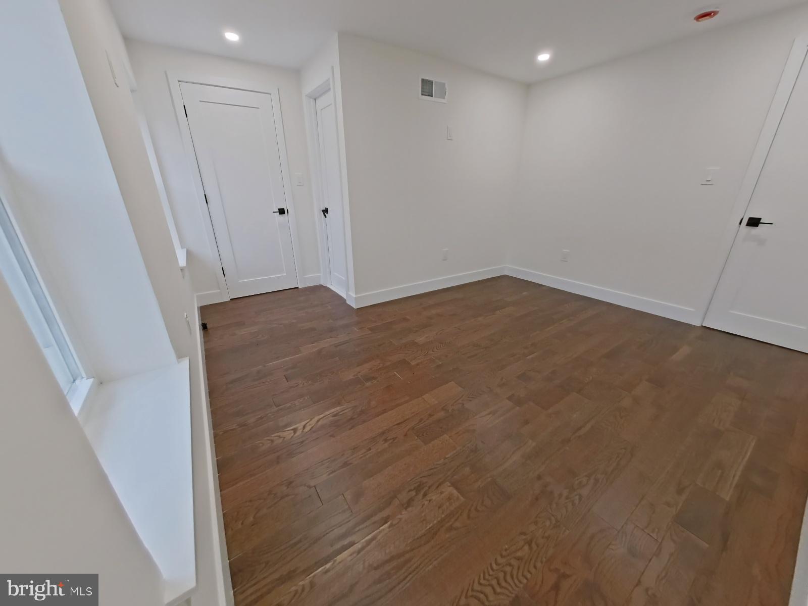 LUDLOW - Residential