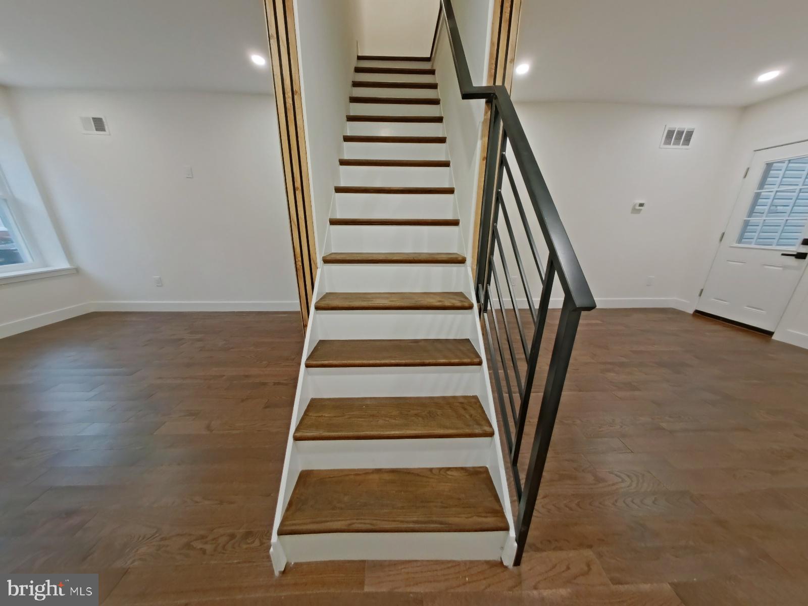 LUDLOW - Residential