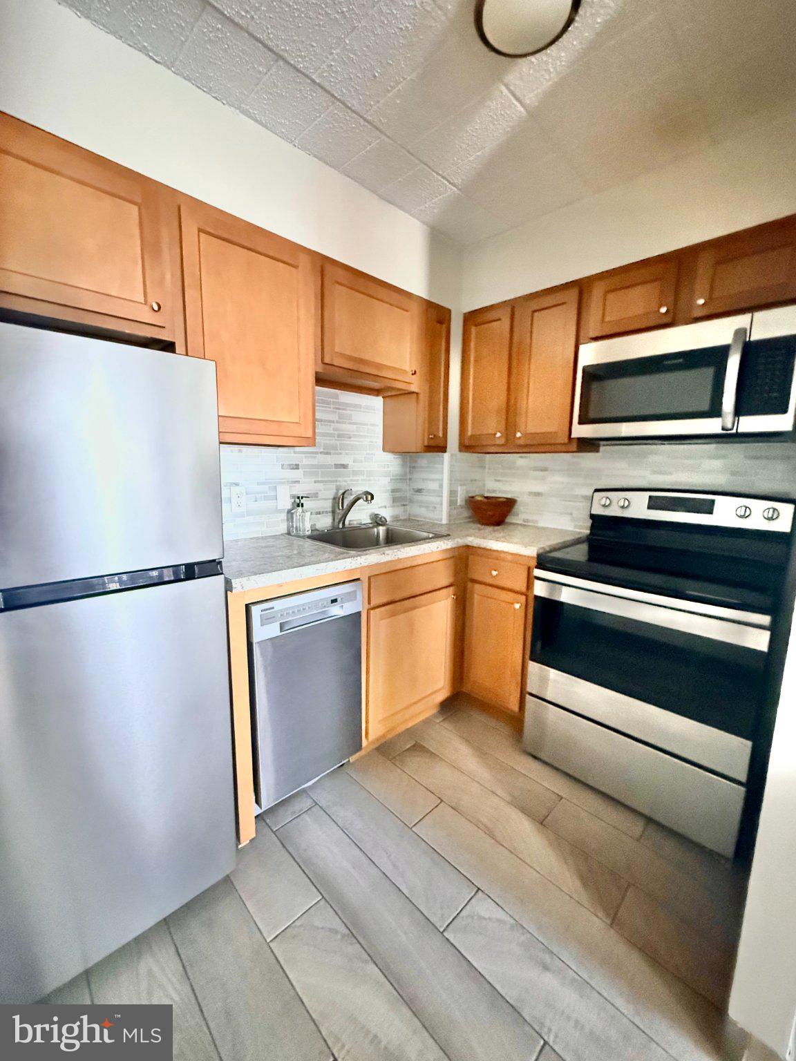 456 BEAVER AVENUE E 301