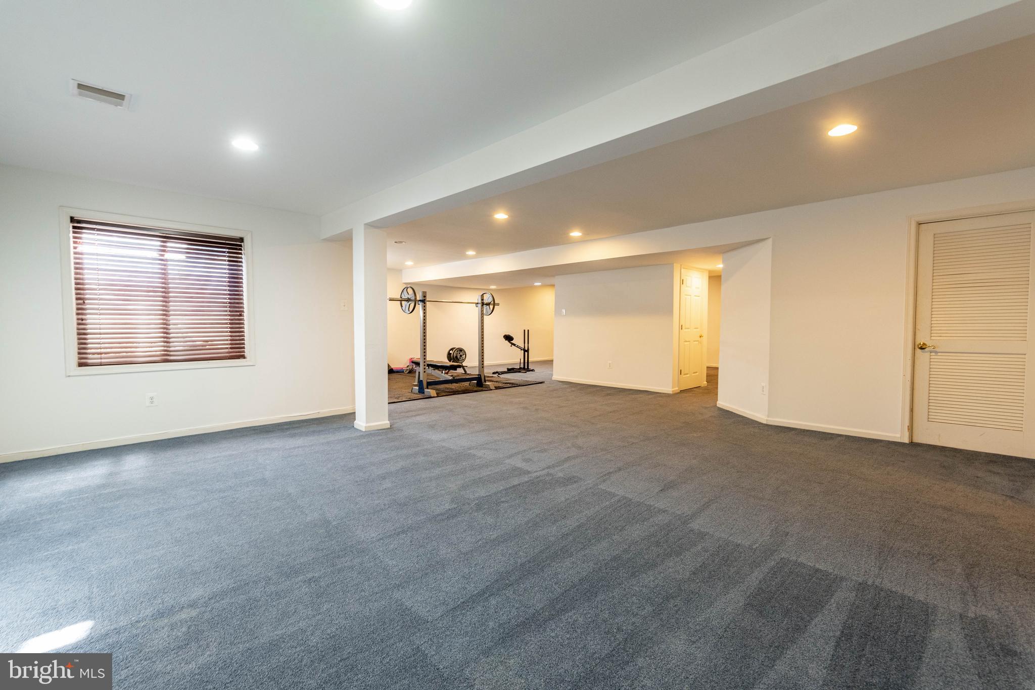 FOX RUN ESTATES - Residential