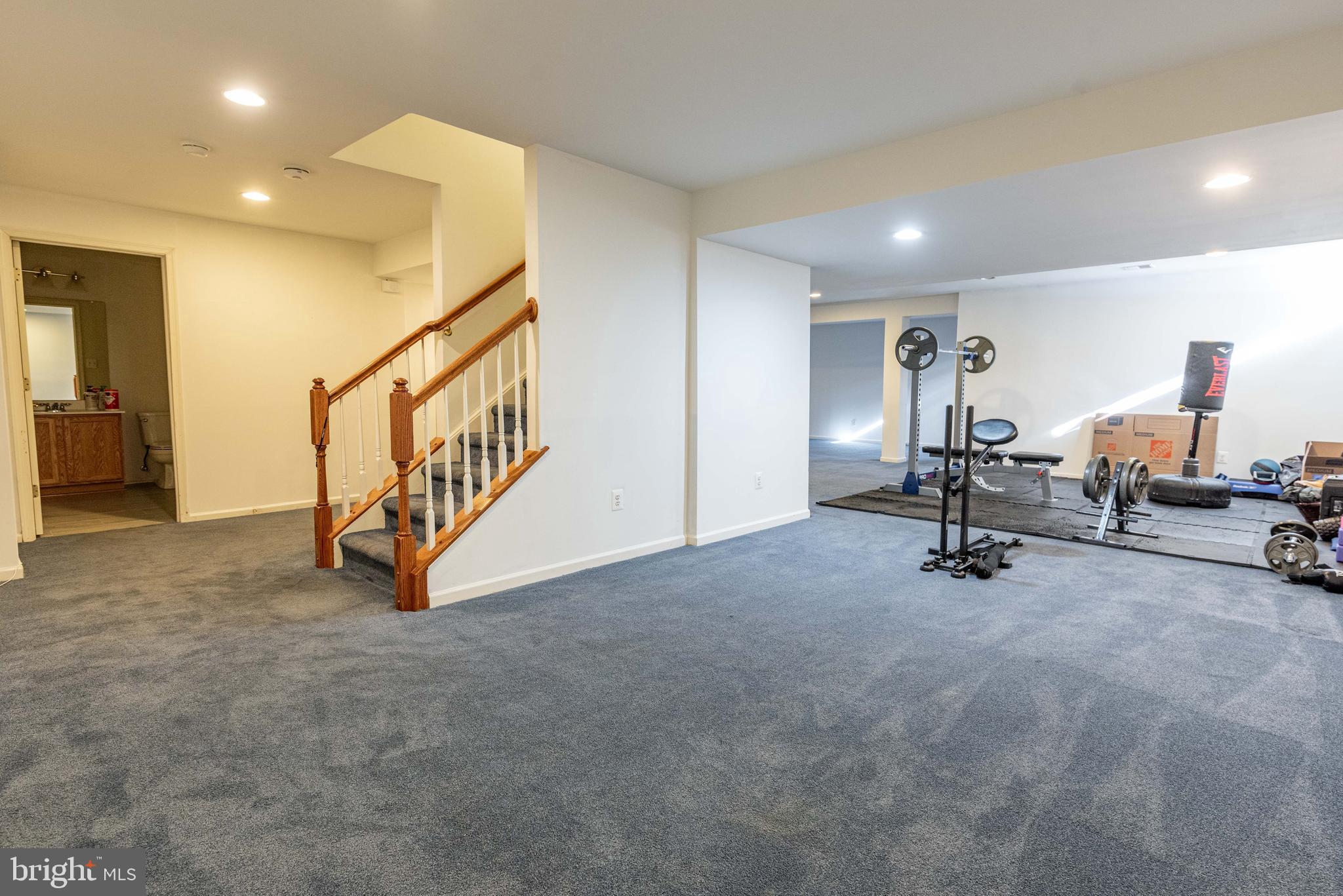 FOX RUN ESTATES - Residential
