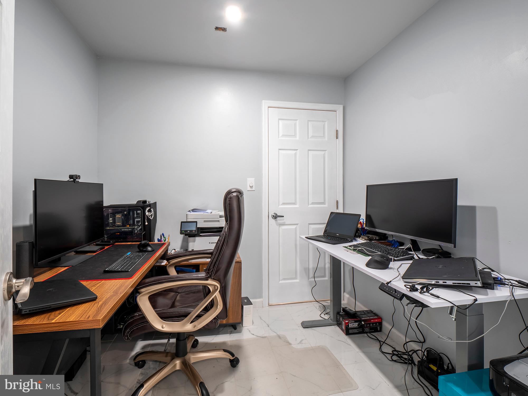 COUNTRY CLUB/LAKE MONTCLAIR - Residential