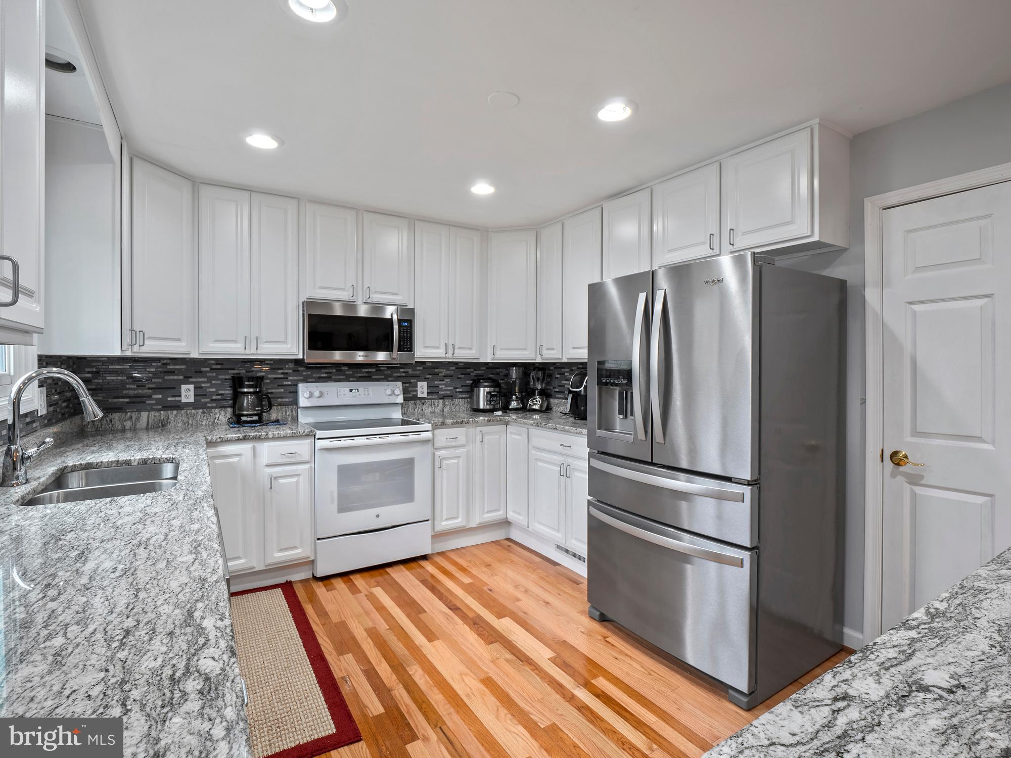 COUNTRY CLUB/LAKE MONTCLAIR - Residential