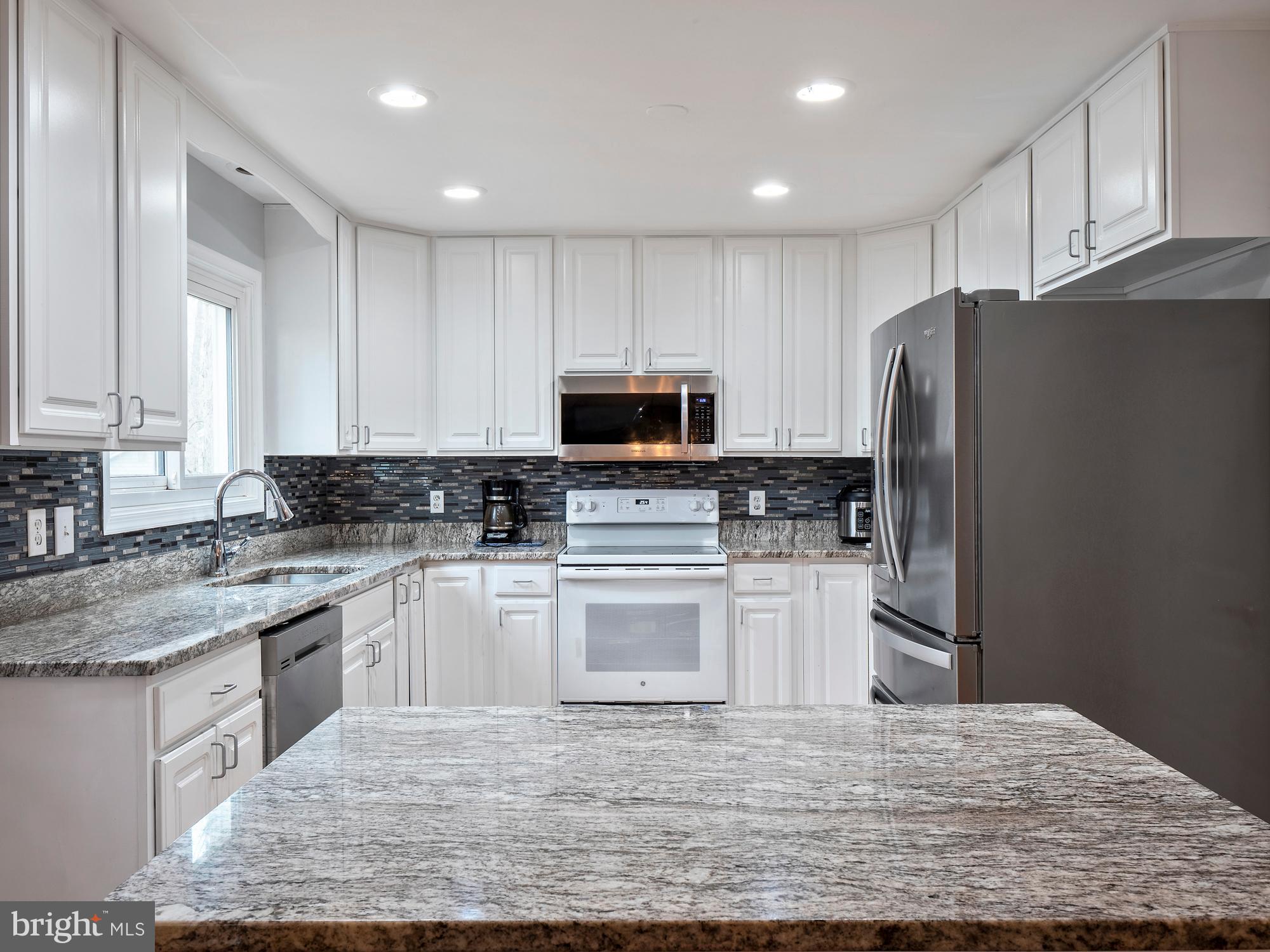 COUNTRY CLUB/LAKE MONTCLAIR - Residential