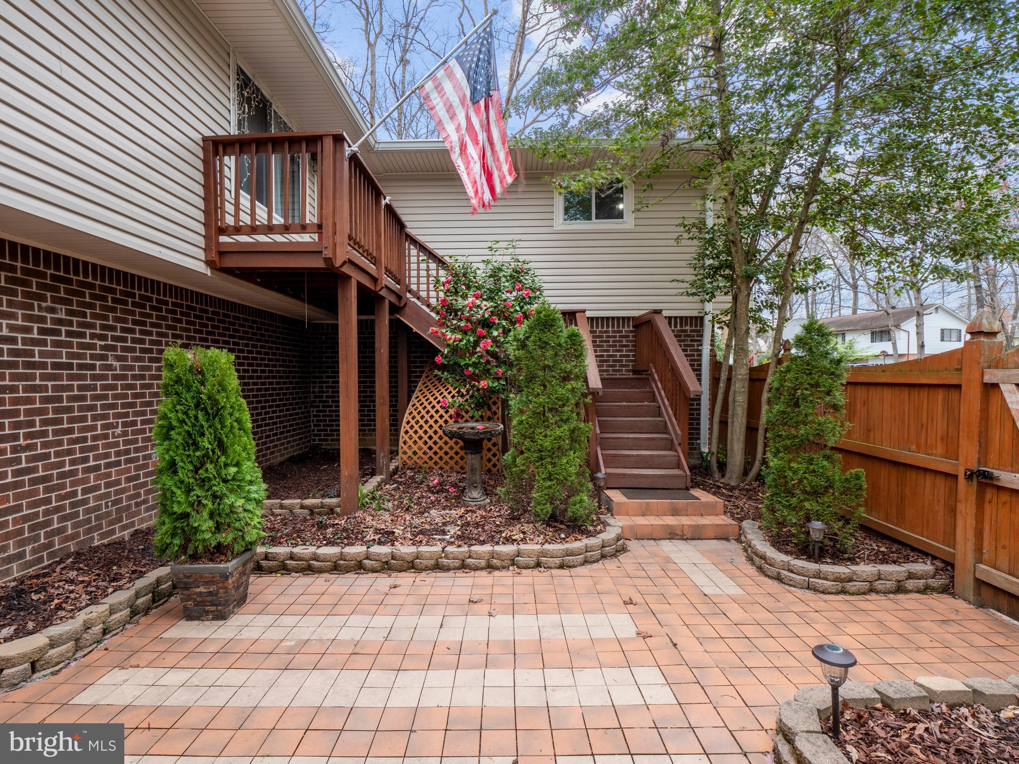 COUNTRY CLUB/LAKE MONTCLAIR - Residential