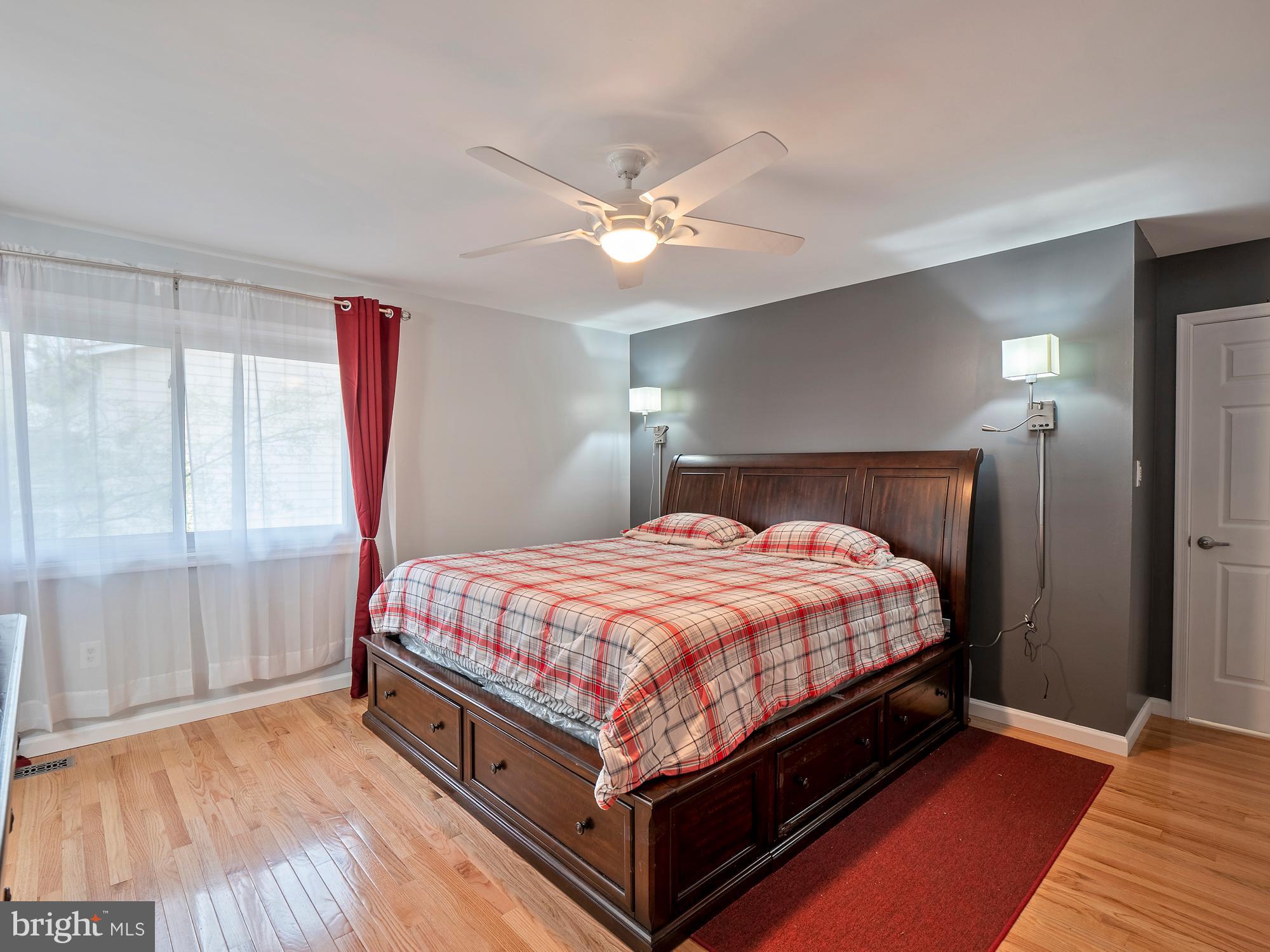 COUNTRY CLUB/LAKE MONTCLAIR - Residential