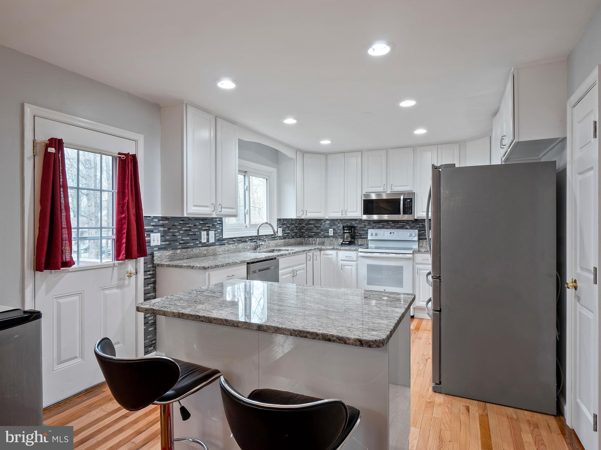 COUNTRY CLUB/LAKE MONTCLAIR - Residential