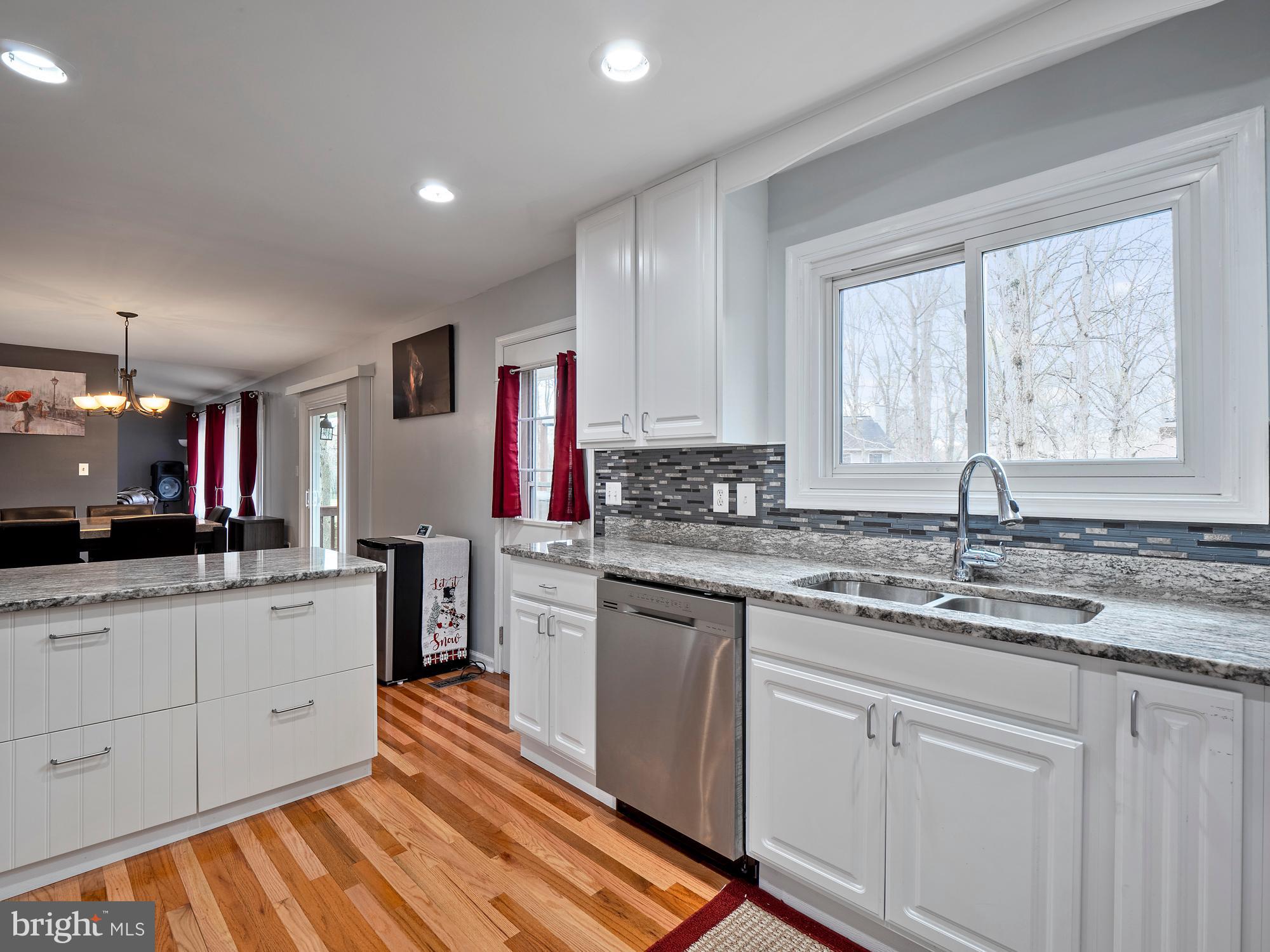 COUNTRY CLUB/LAKE MONTCLAIR - Residential