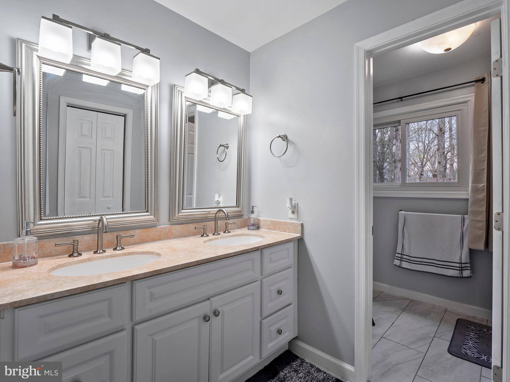 COUNTRY CLUB/LAKE MONTCLAIR - Residential