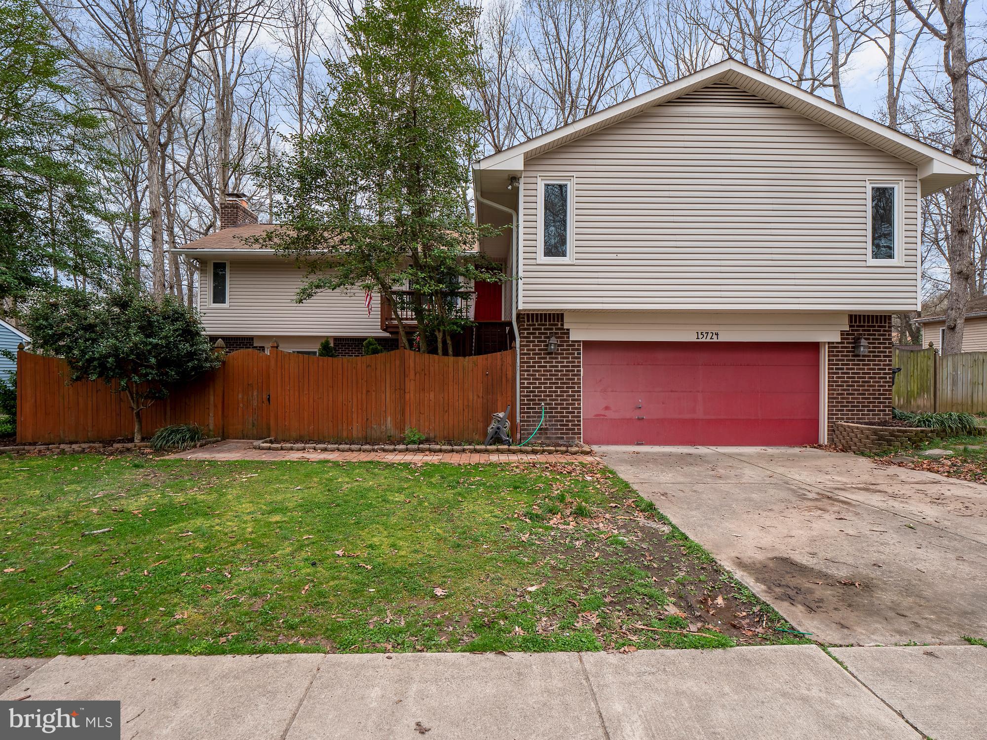 COUNTRY CLUB/LAKE MONTCLAIR - Residential