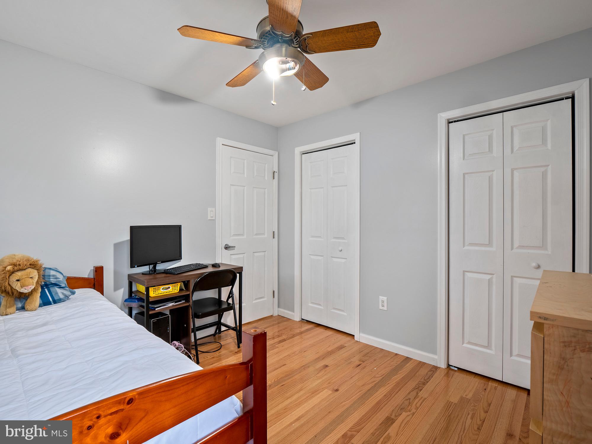 COUNTRY CLUB/LAKE MONTCLAIR - Residential