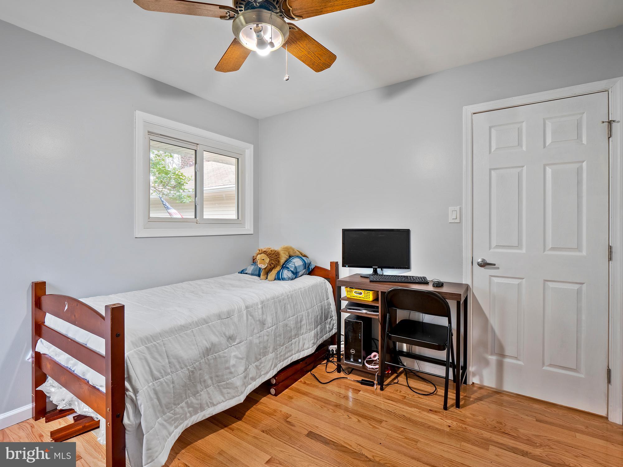 COUNTRY CLUB/LAKE MONTCLAIR - Residential