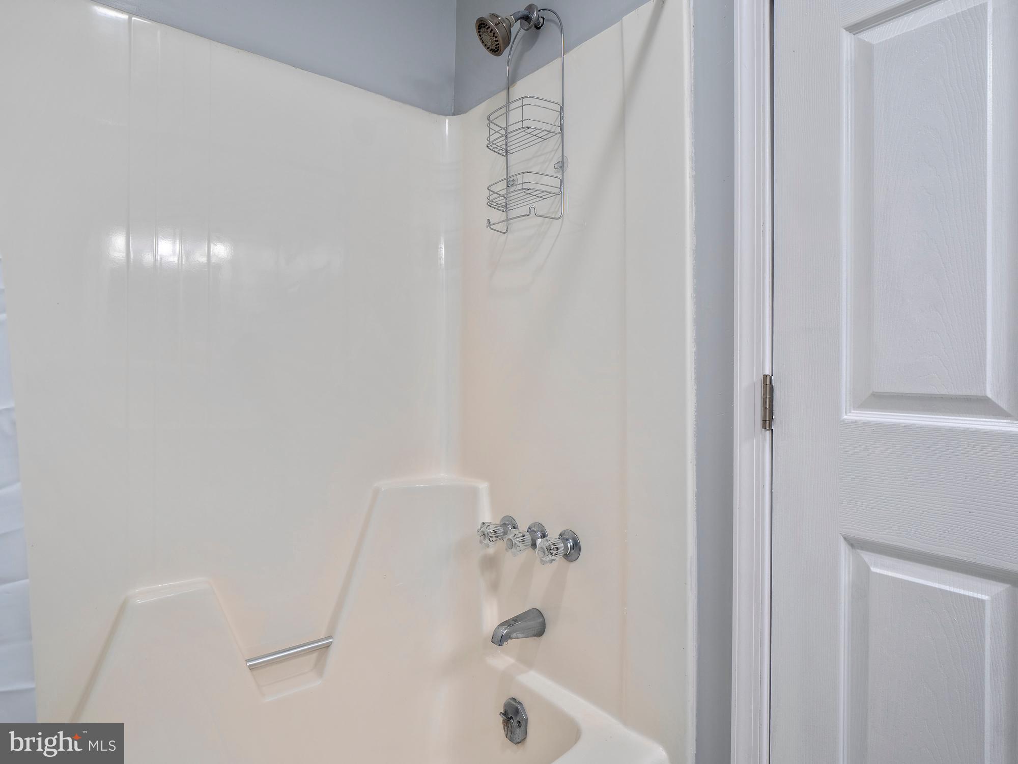 COUNTRY CLUB/LAKE MONTCLAIR - Residential