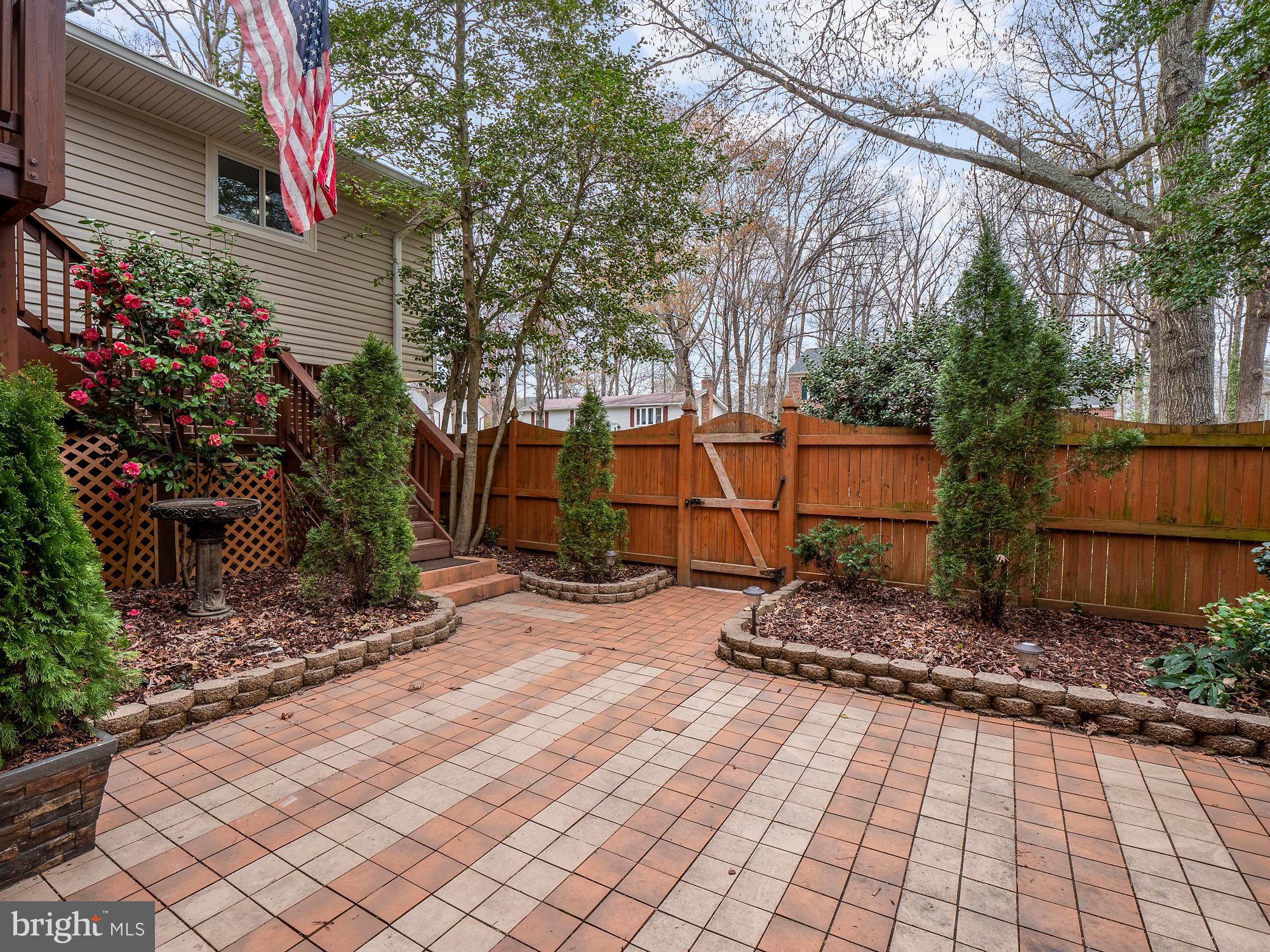 COUNTRY CLUB/LAKE MONTCLAIR - Residential