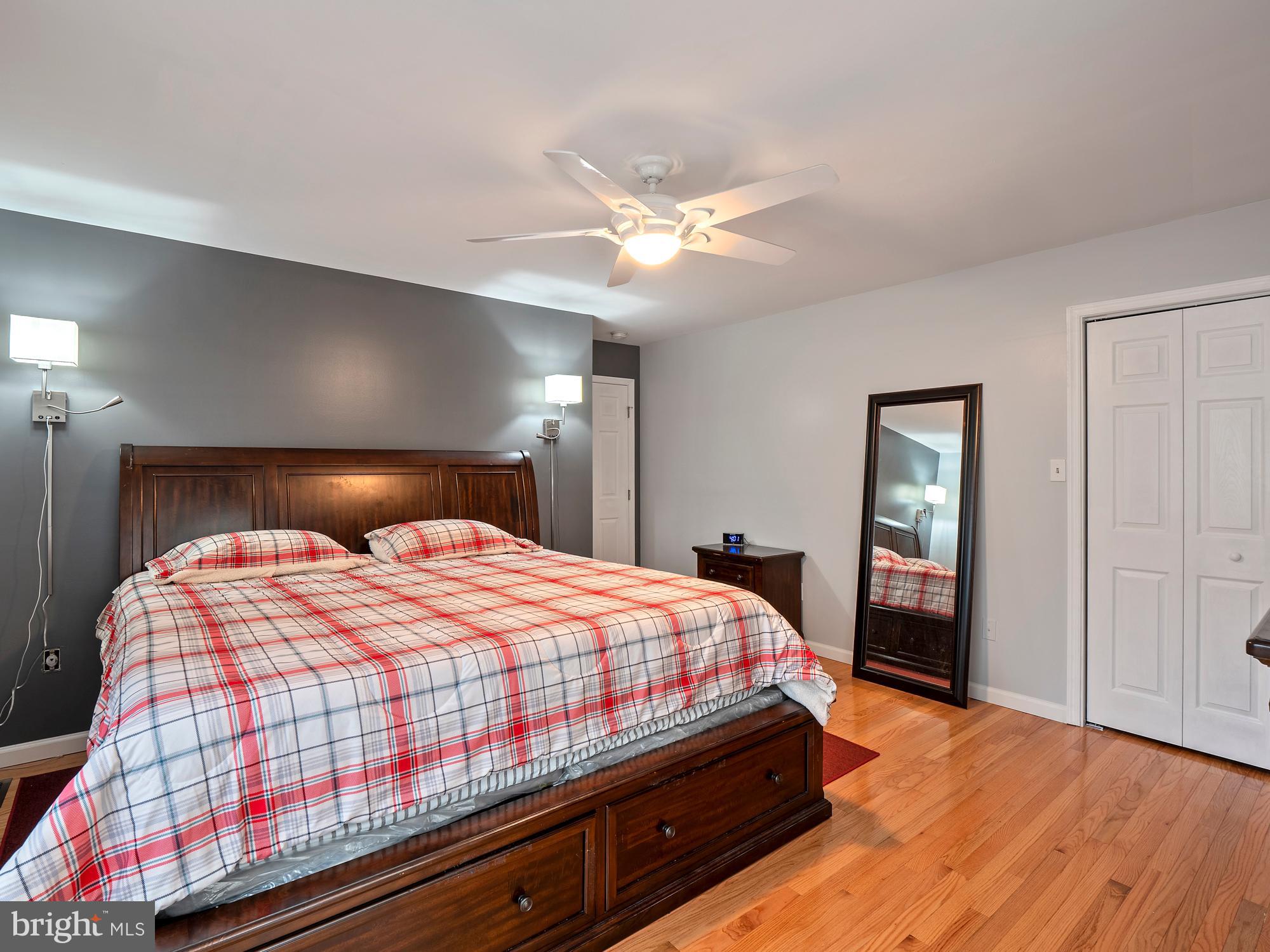 COUNTRY CLUB/LAKE MONTCLAIR - Residential