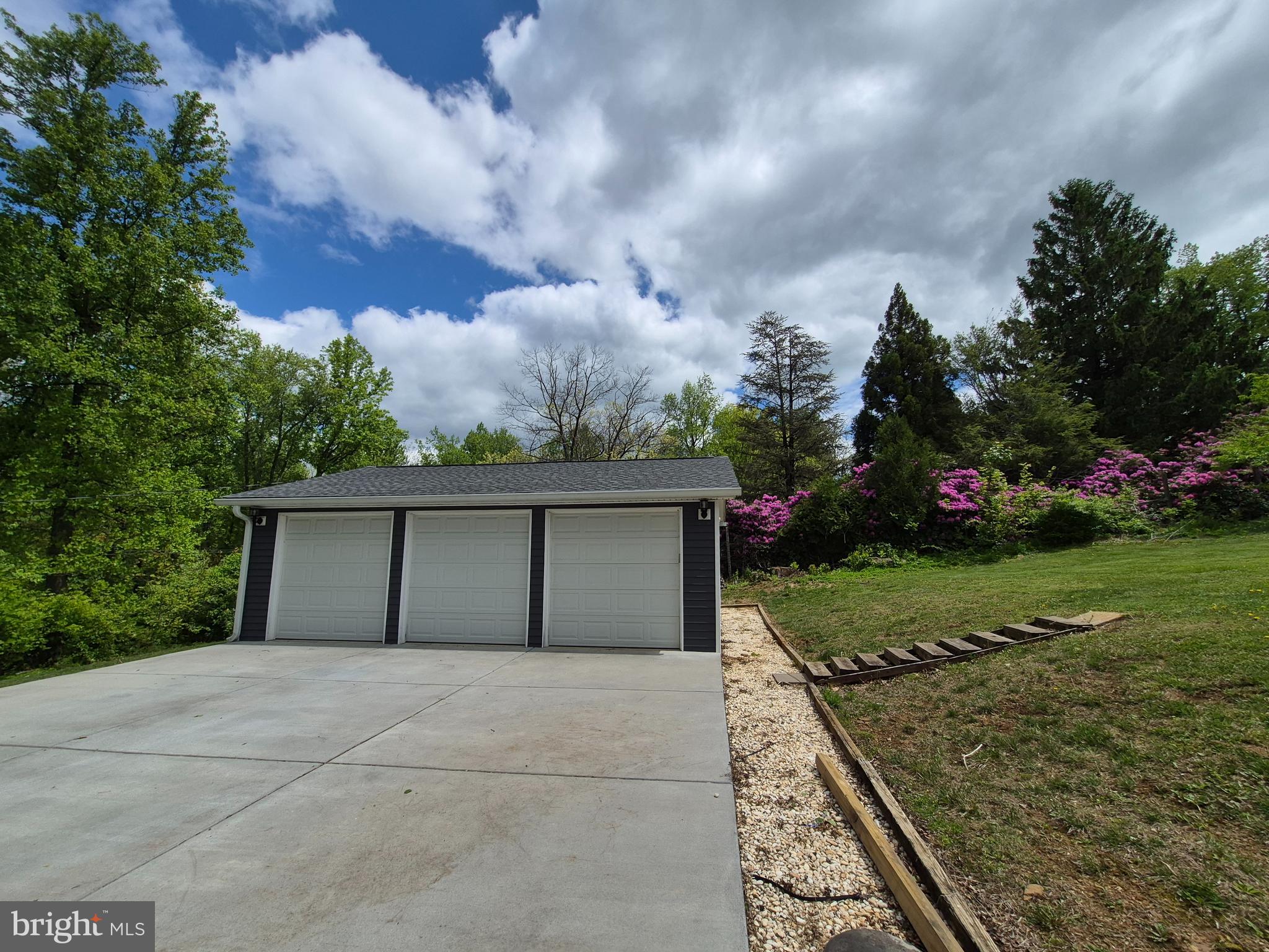 SKYLAND ESTATES - Residential