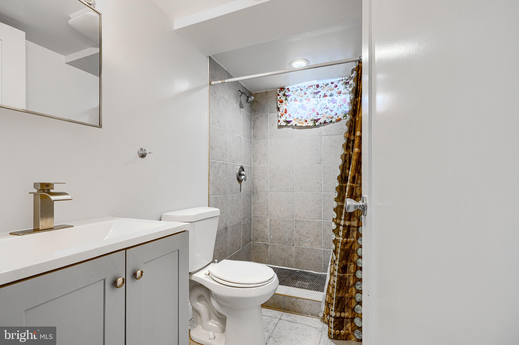 GREEKTOWN - Residential Income