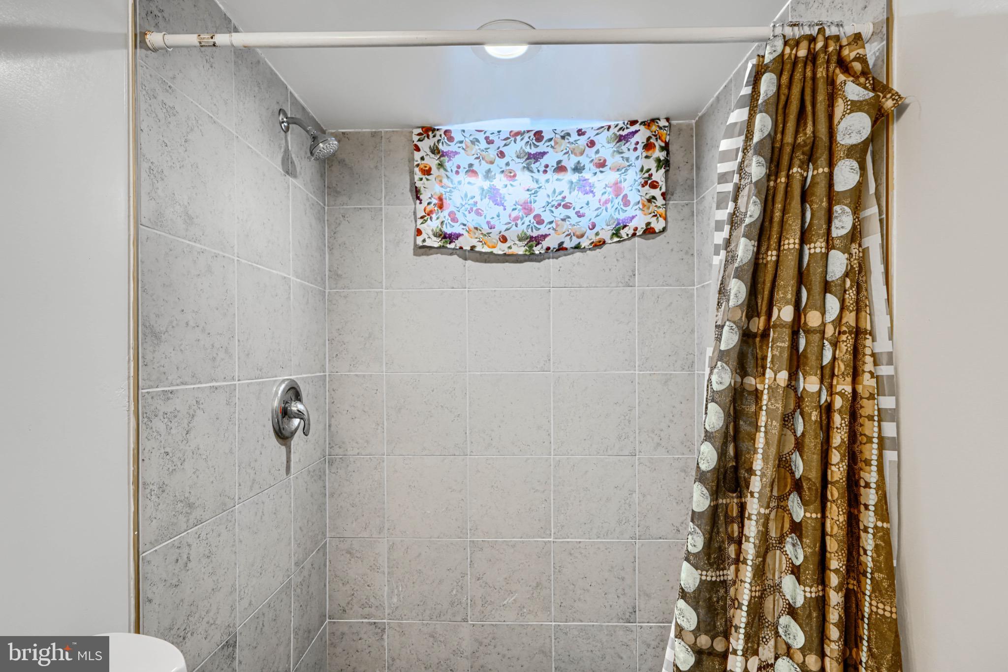 GREEKTOWN - Residential Income