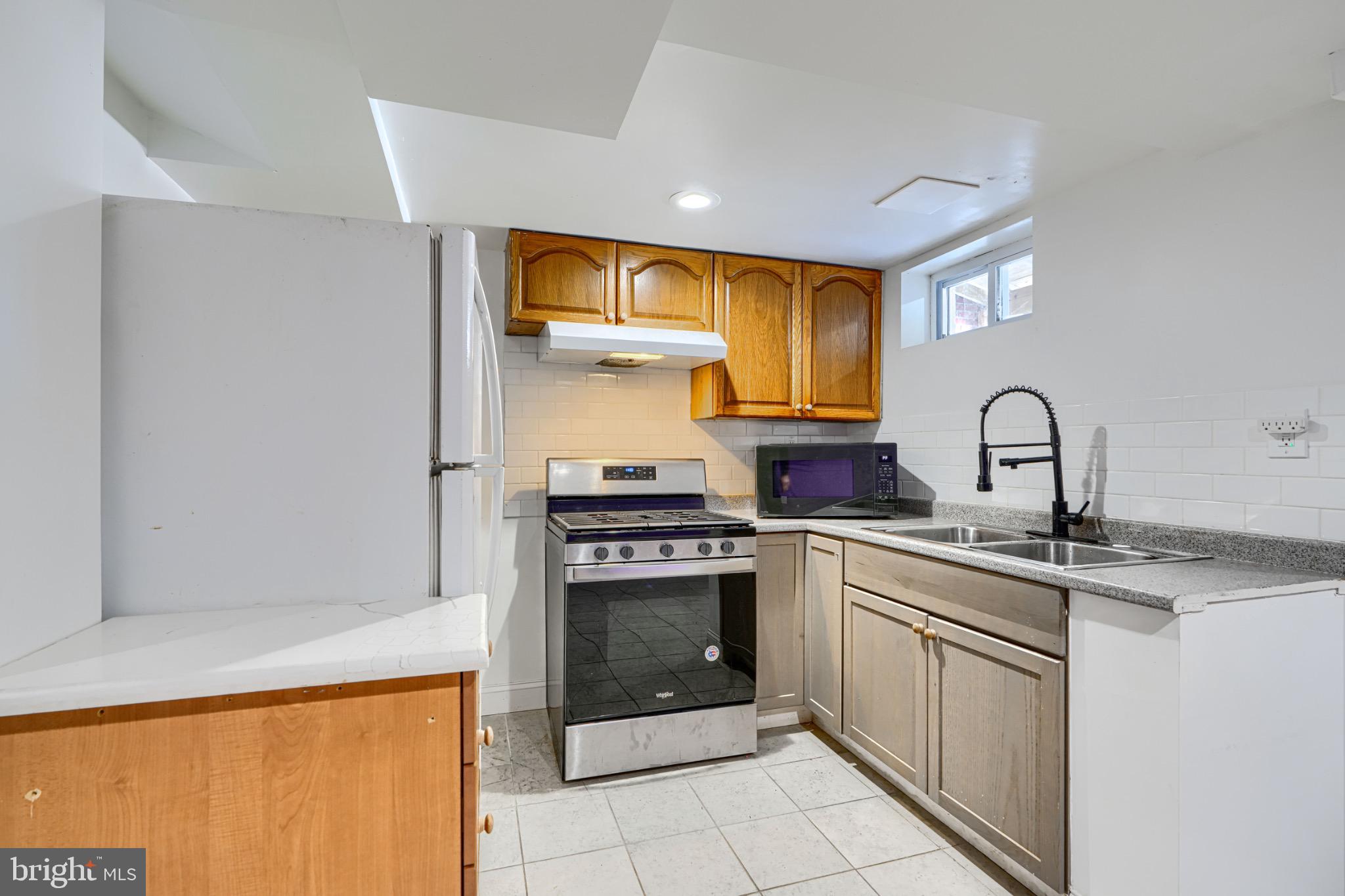 GREEKTOWN - Residential Income