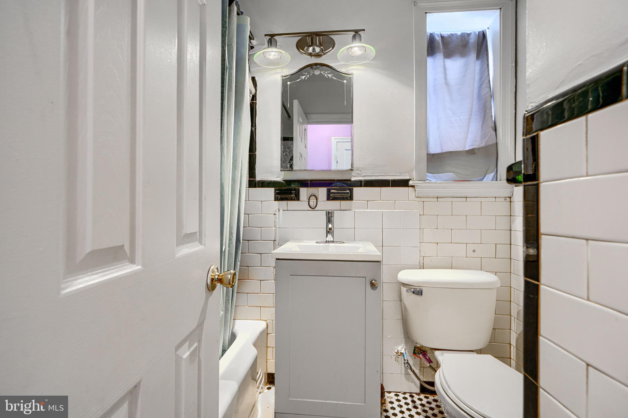 GREEKTOWN - Residential Income