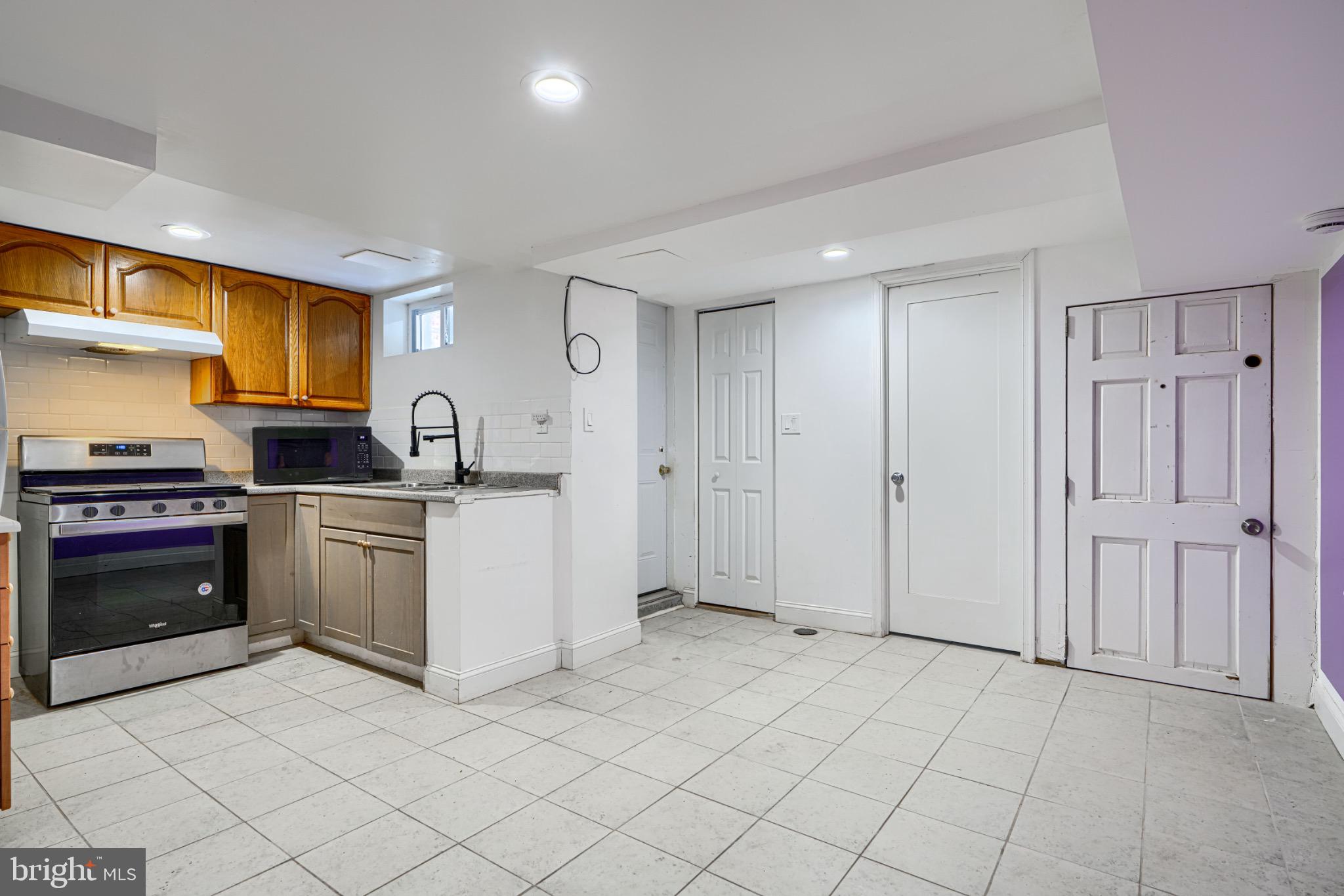 GREEKTOWN - Residential Income