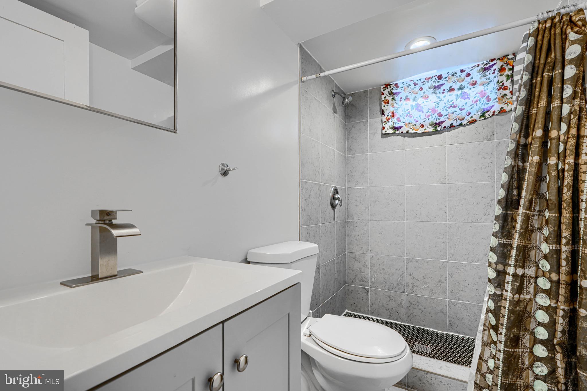 GREEKTOWN - Residential Income