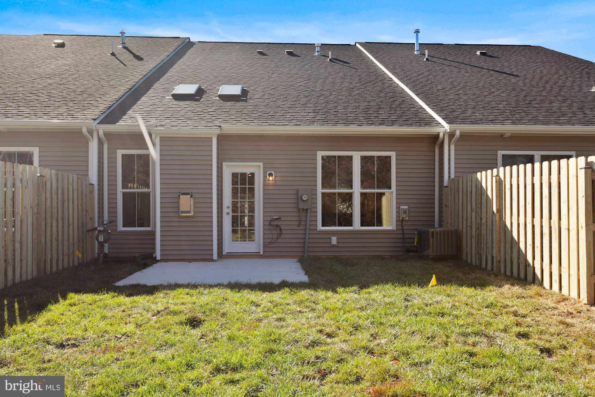 VILLAS AT SALEM CHURCH - Residential Lease