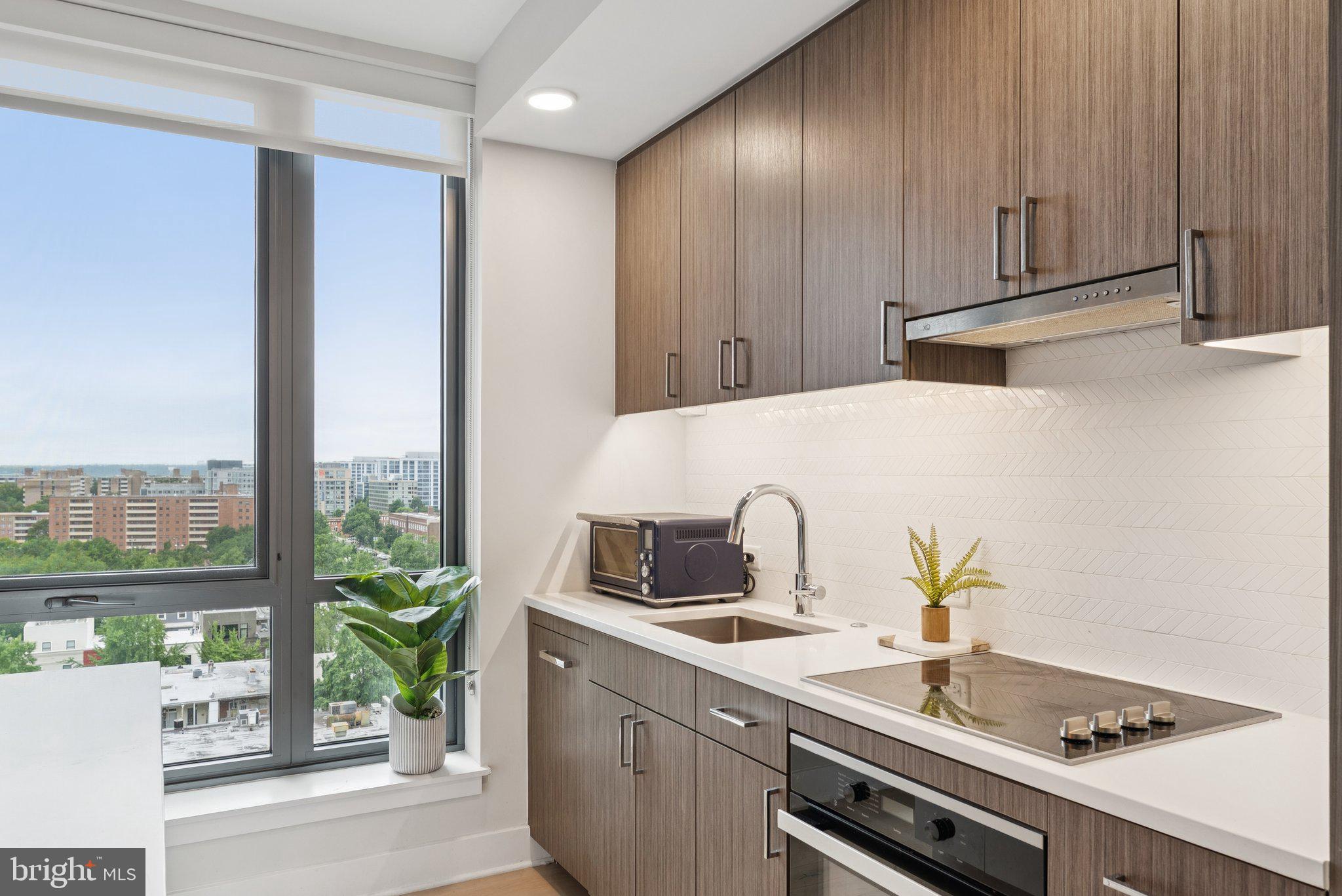 1211 VAN STREET SE 913A