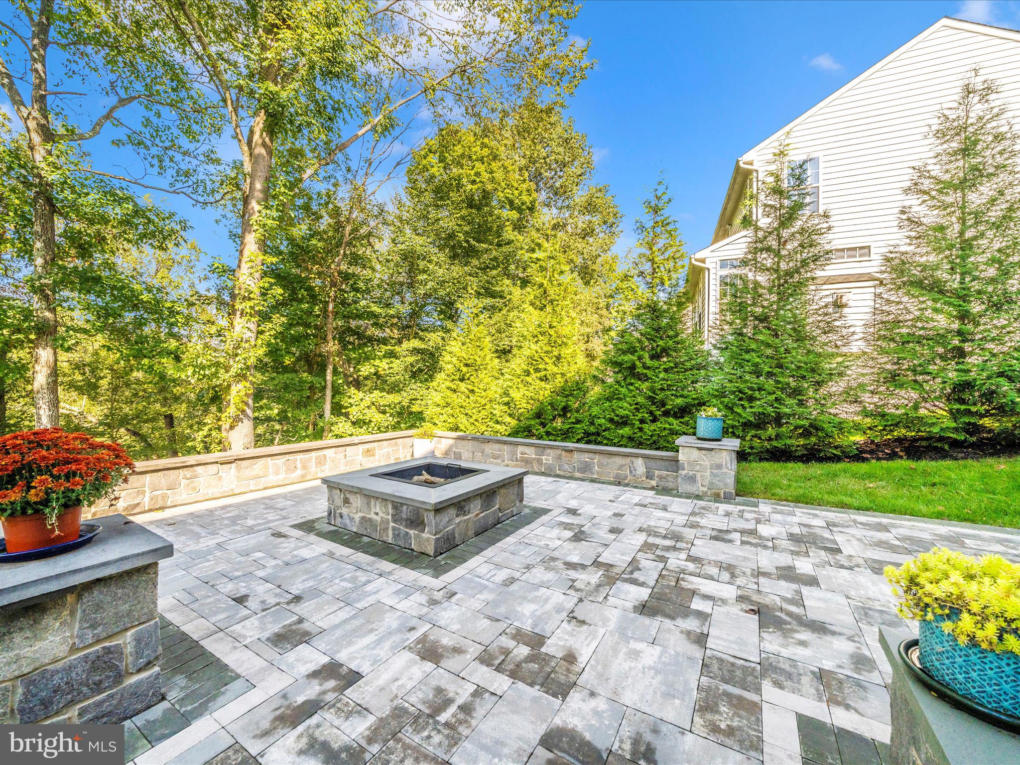 11046 COUNTRY CLUB ROAD