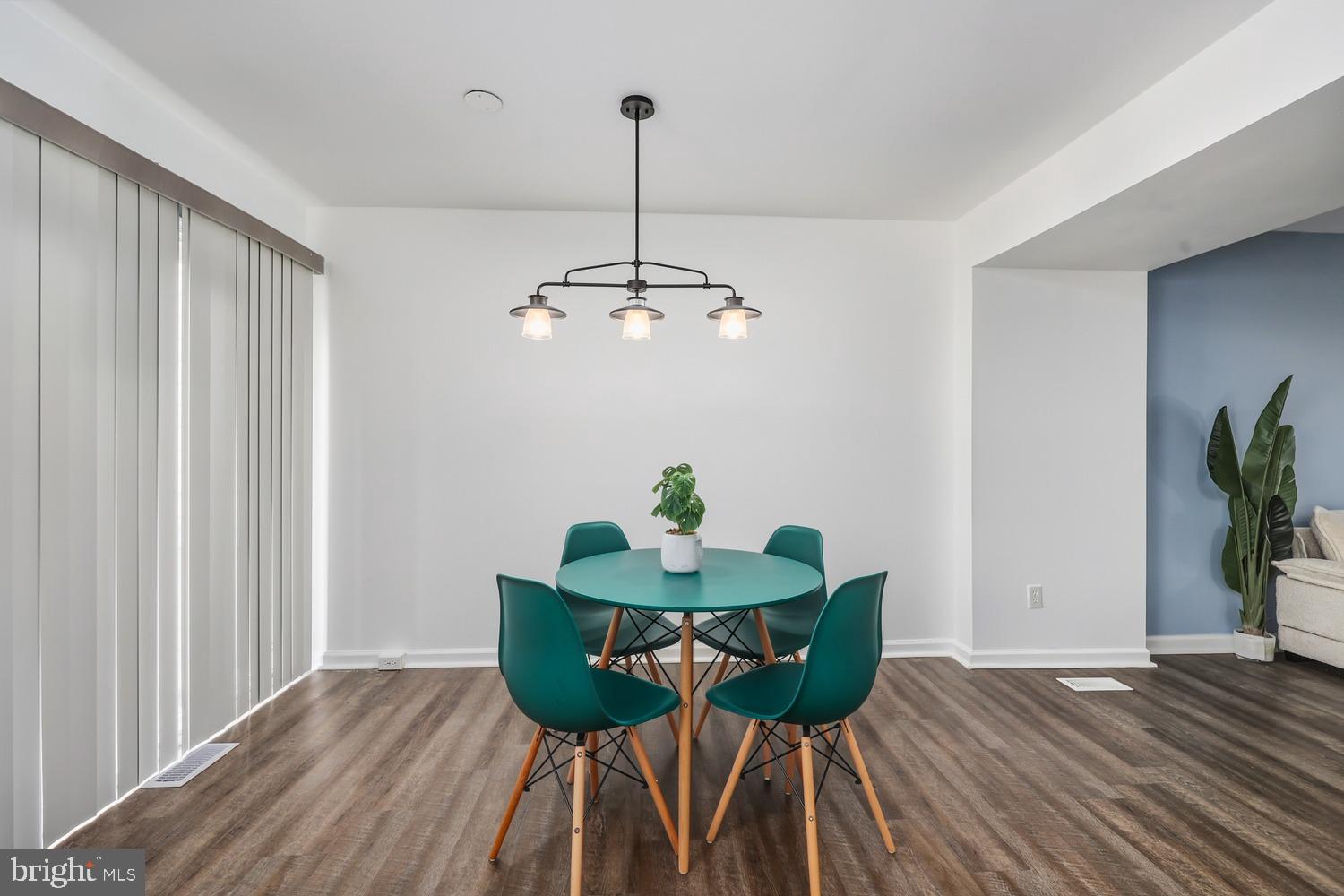 DEVILS REACH CONDOS - Residential