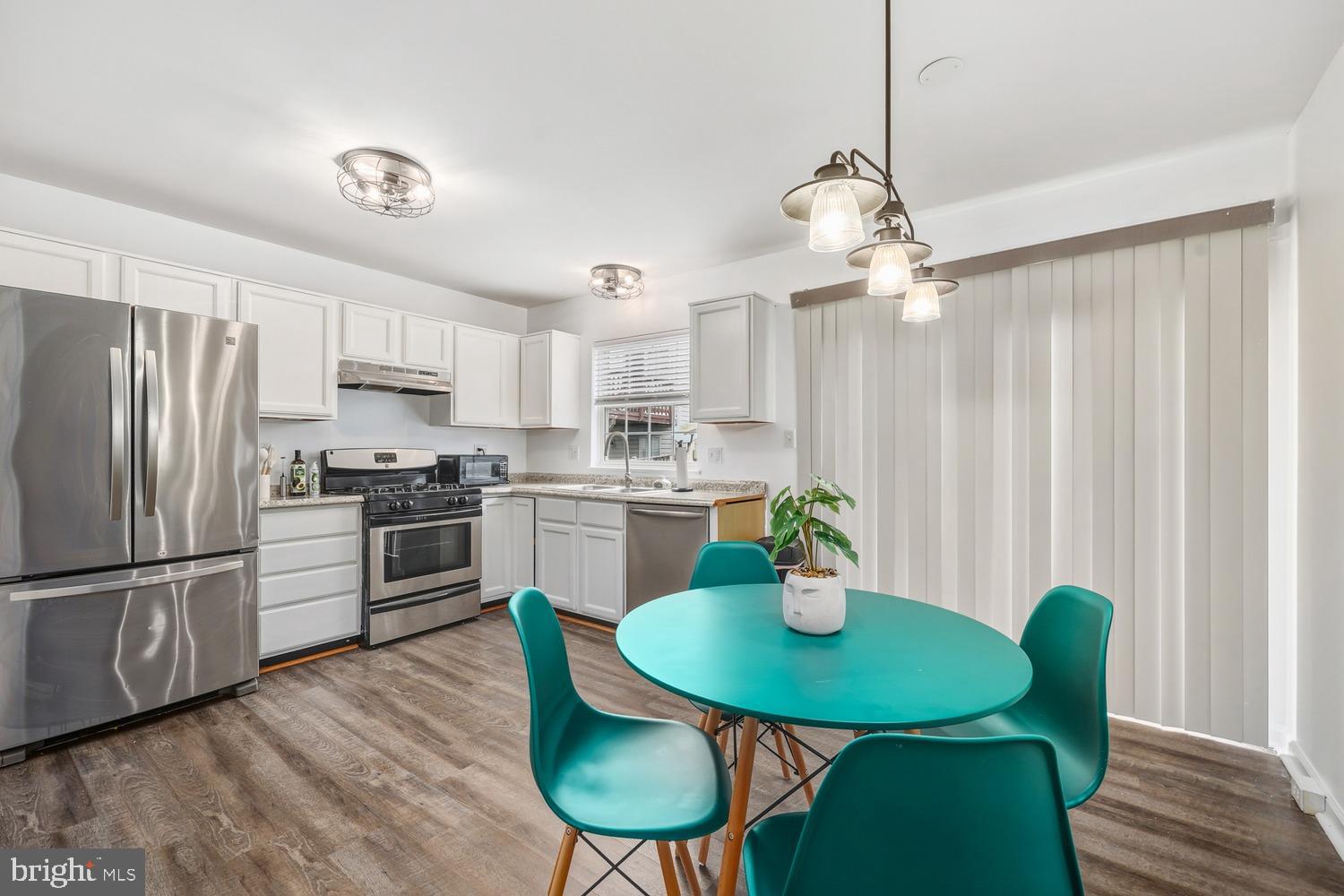 DEVILS REACH CONDOS - Residential