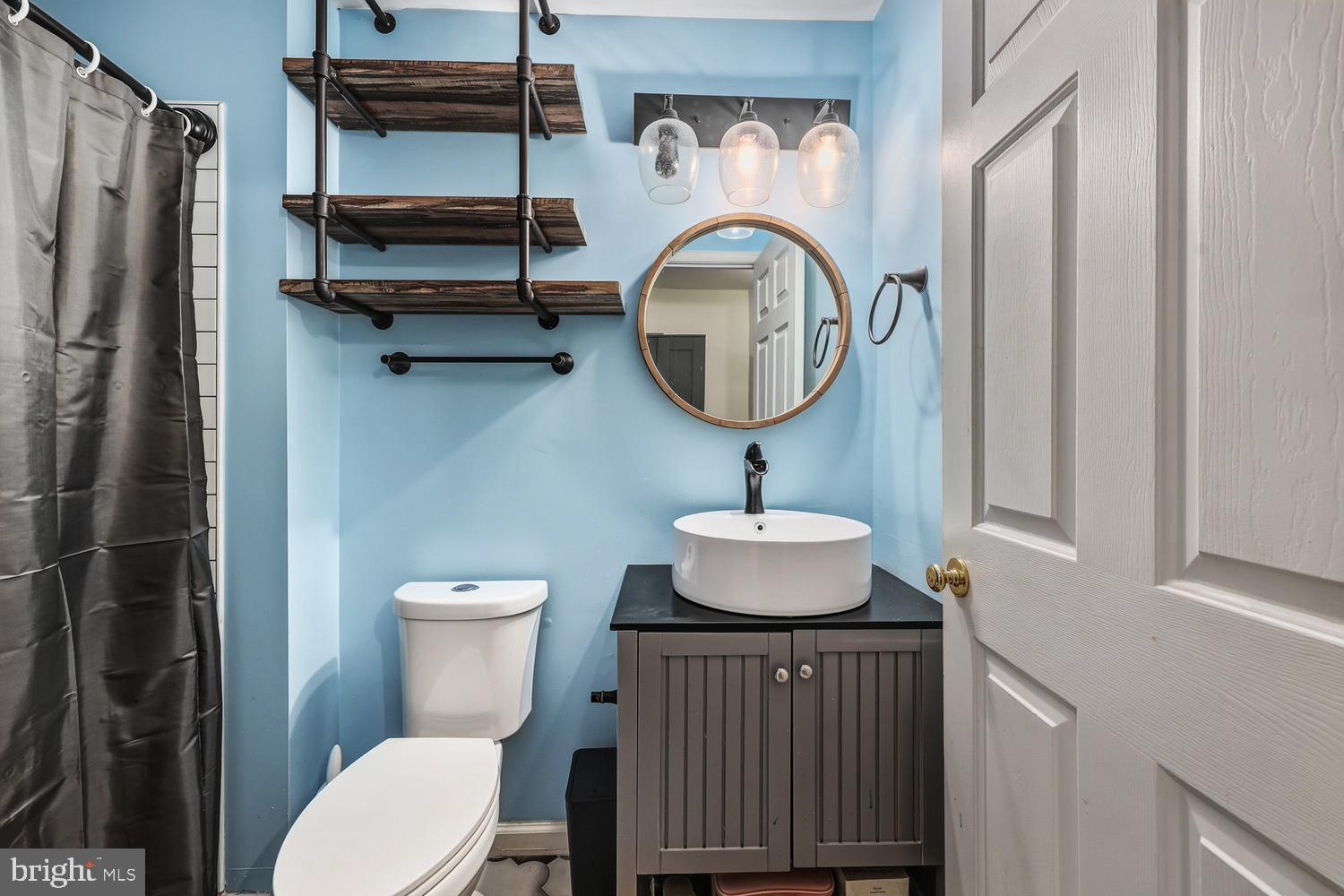 DEVILS REACH CONDOS - Residential