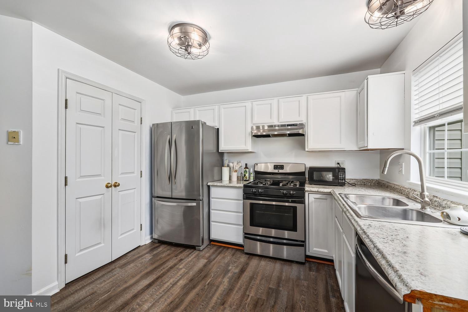 DEVILS REACH CONDOS - Residential