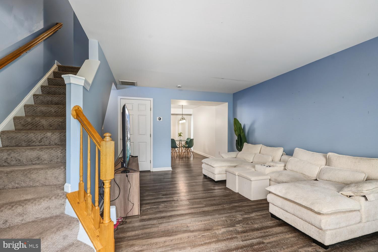 1865 TIGER LILY CIRCLE