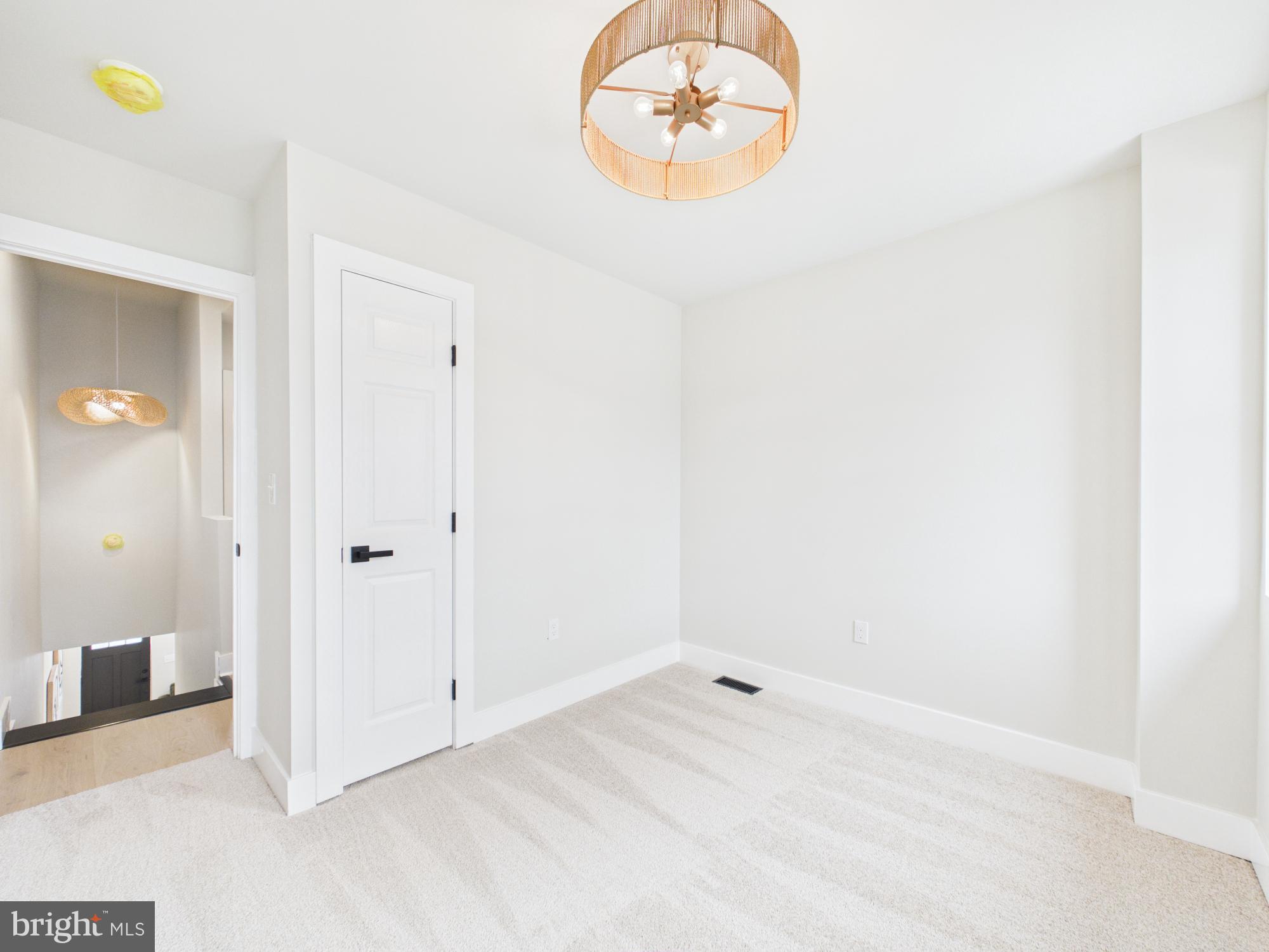 BROADWAY EAST - Residential