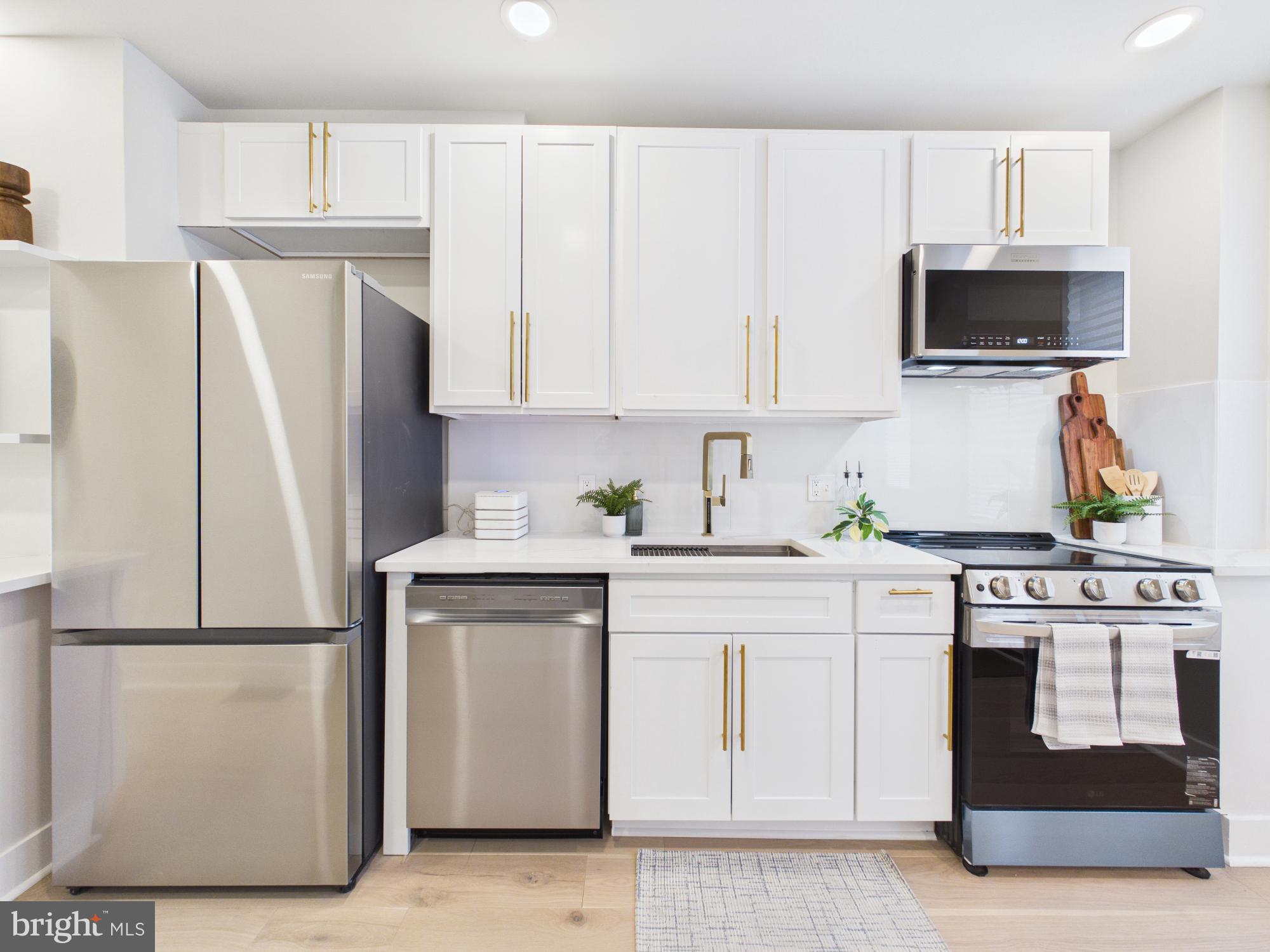 BROADWAY EAST - Residential