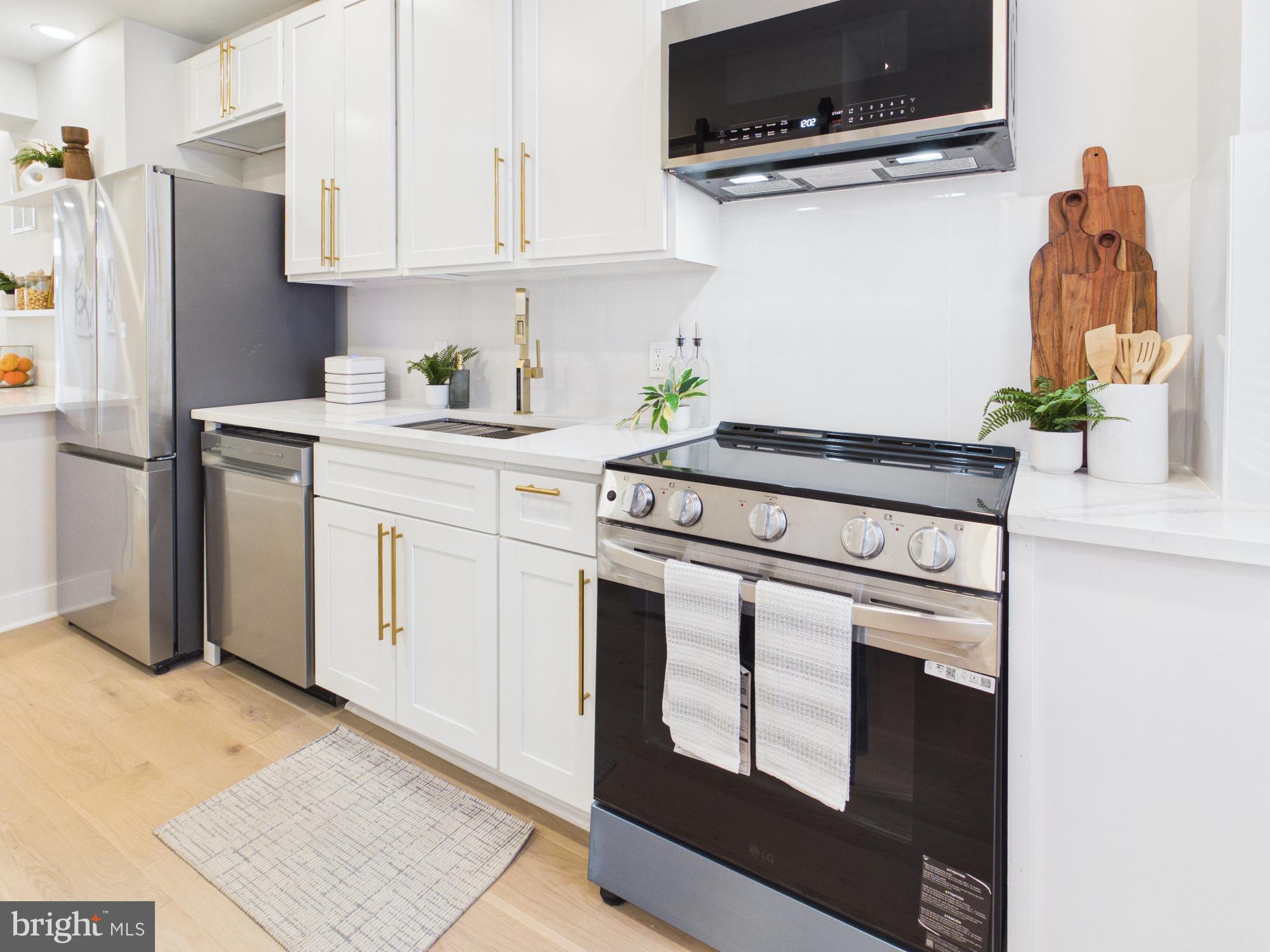 BROADWAY EAST - Residential