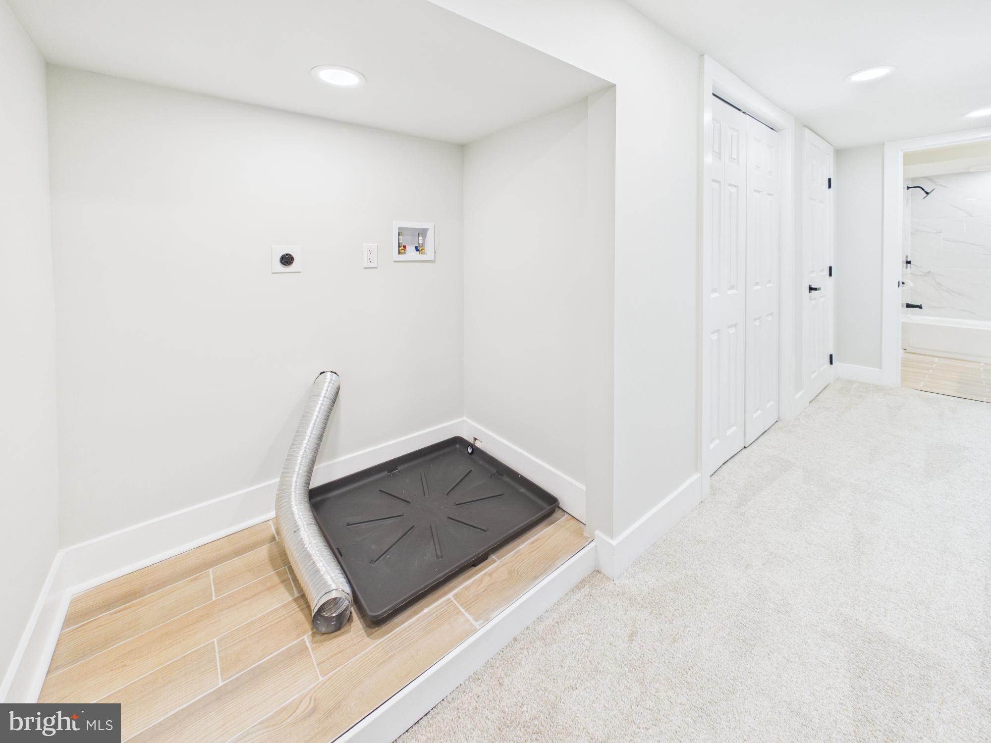 BROADWAY EAST - Residential