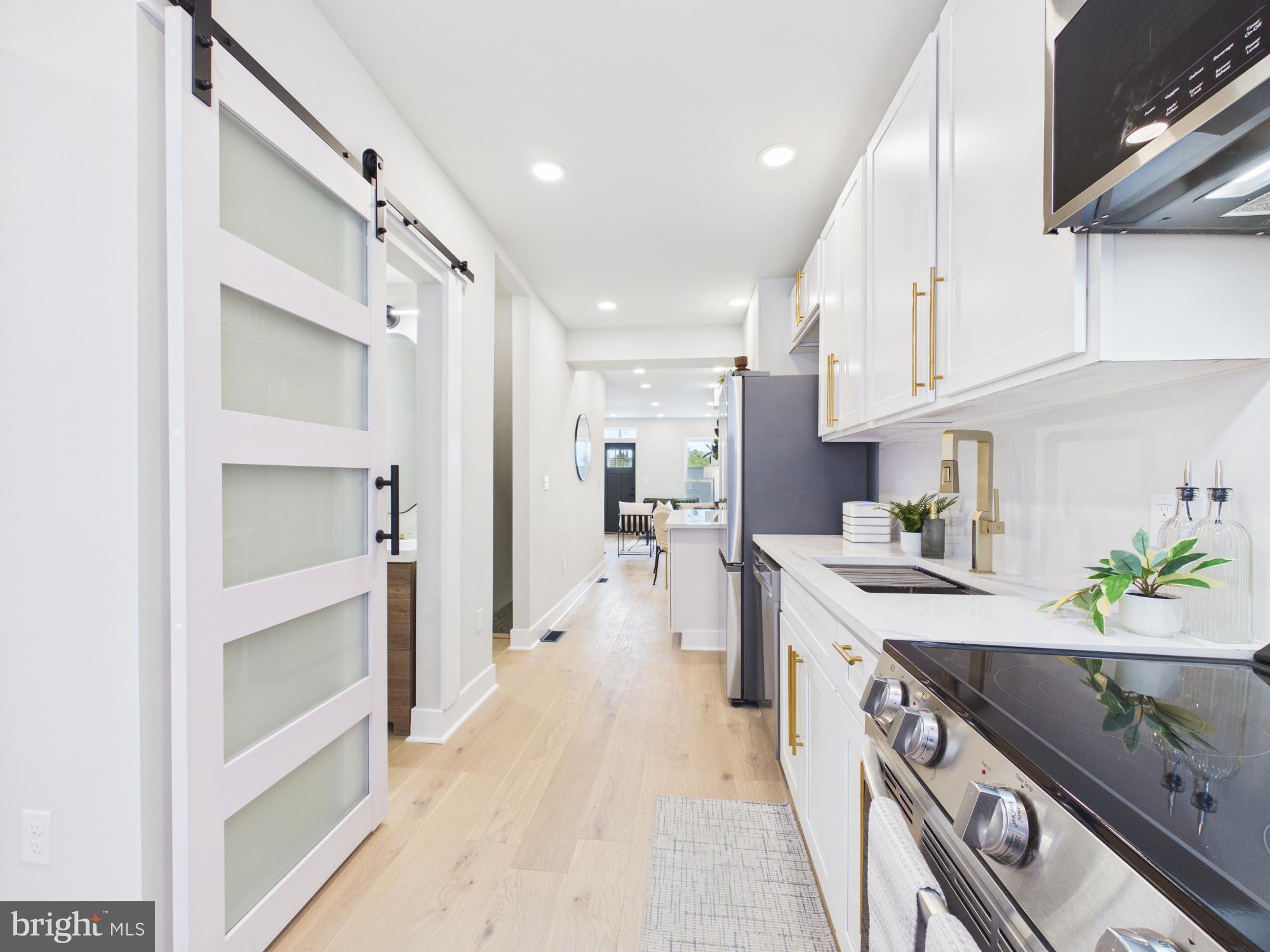 BROADWAY EAST - Residential