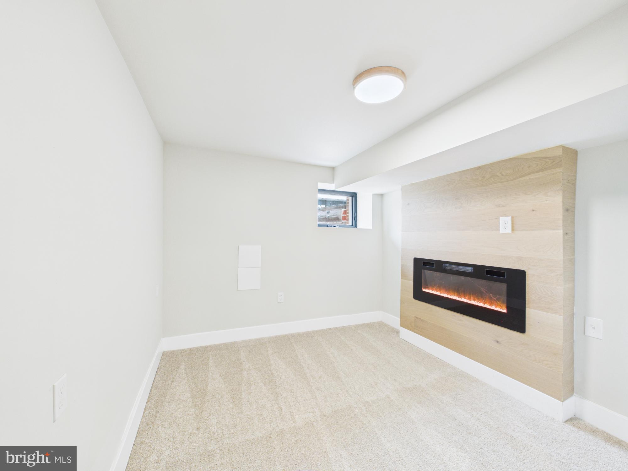 BROADWAY EAST - Residential