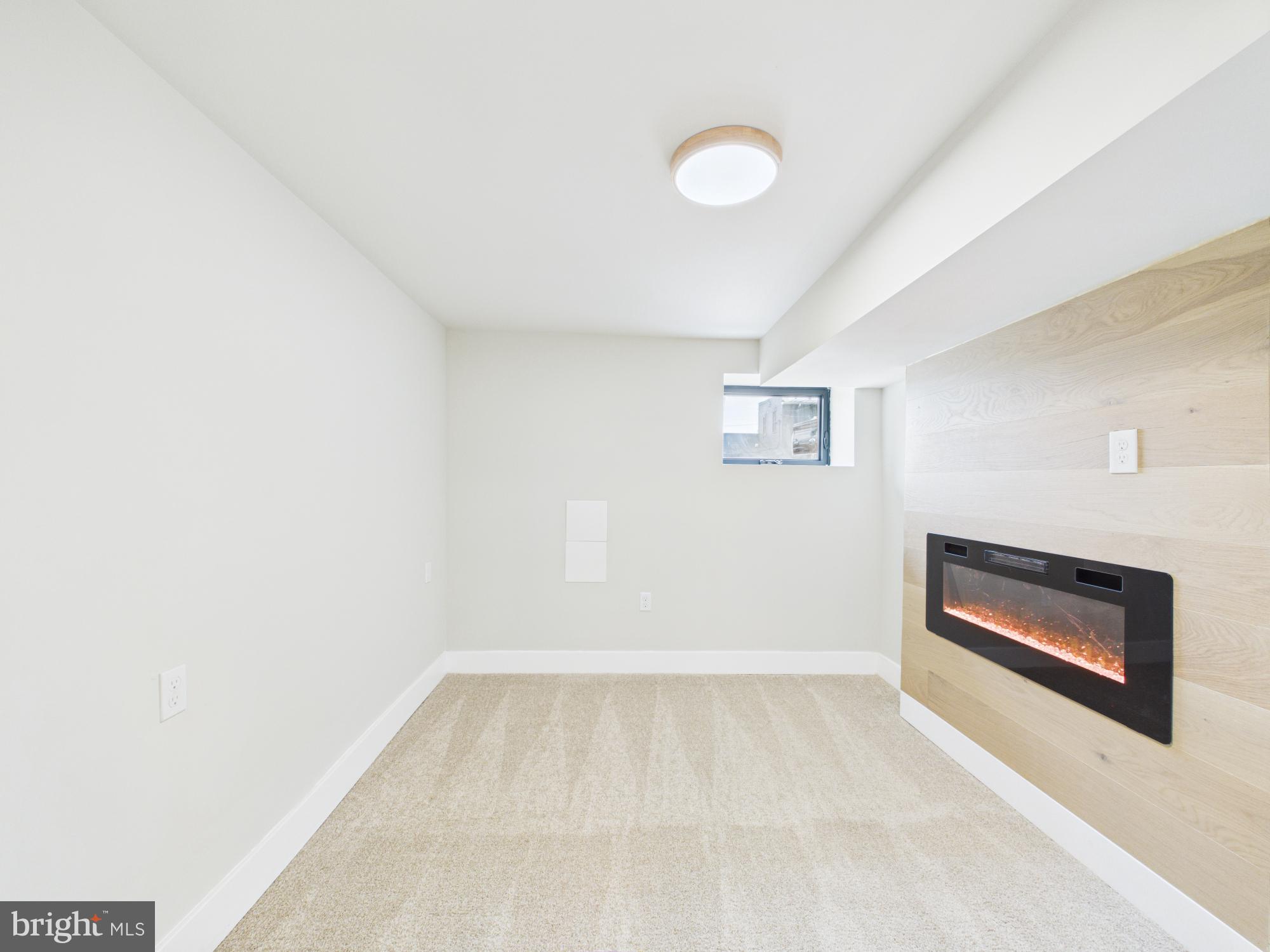 BROADWAY EAST - Residential