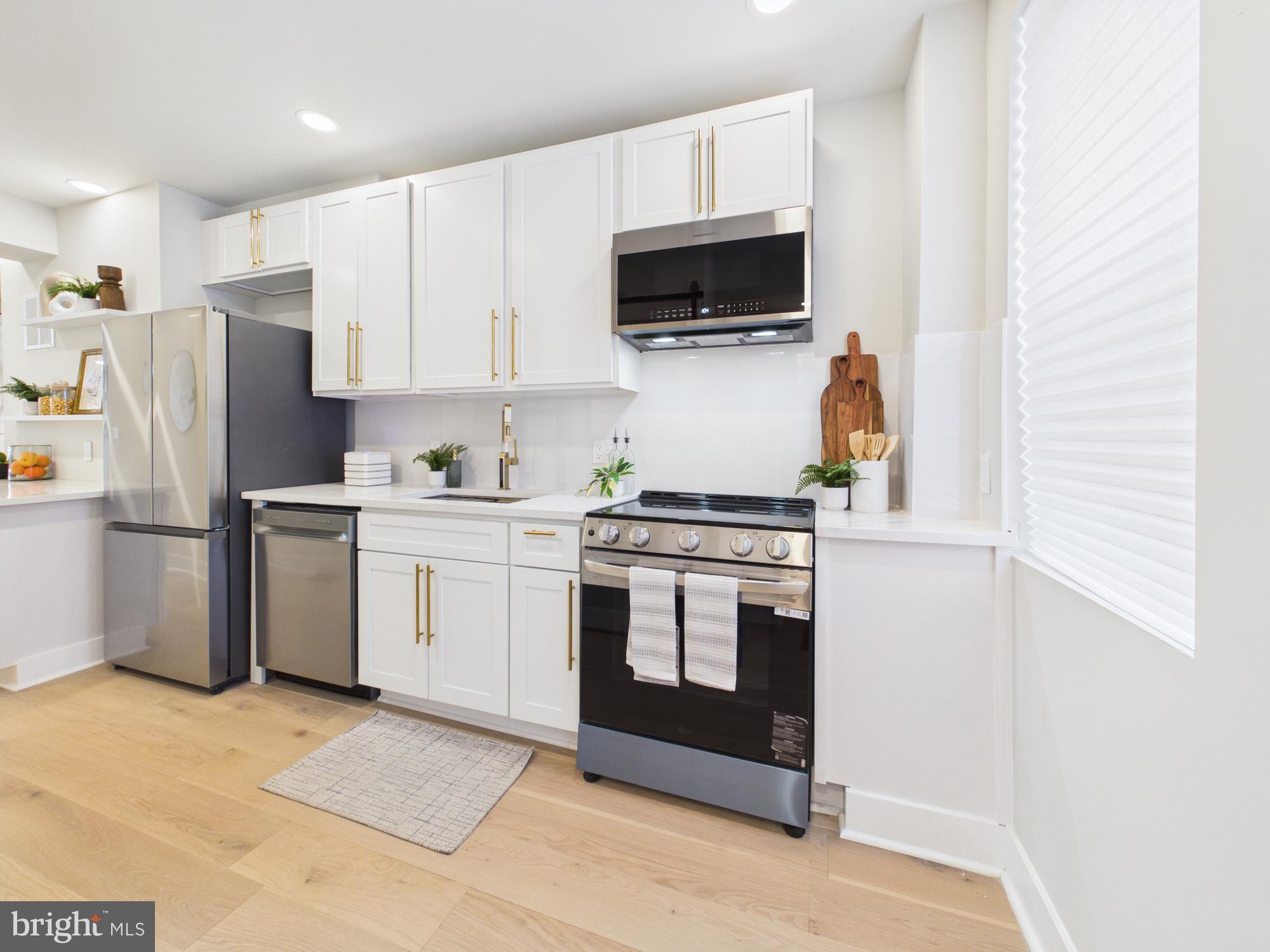 BROADWAY EAST - Residential