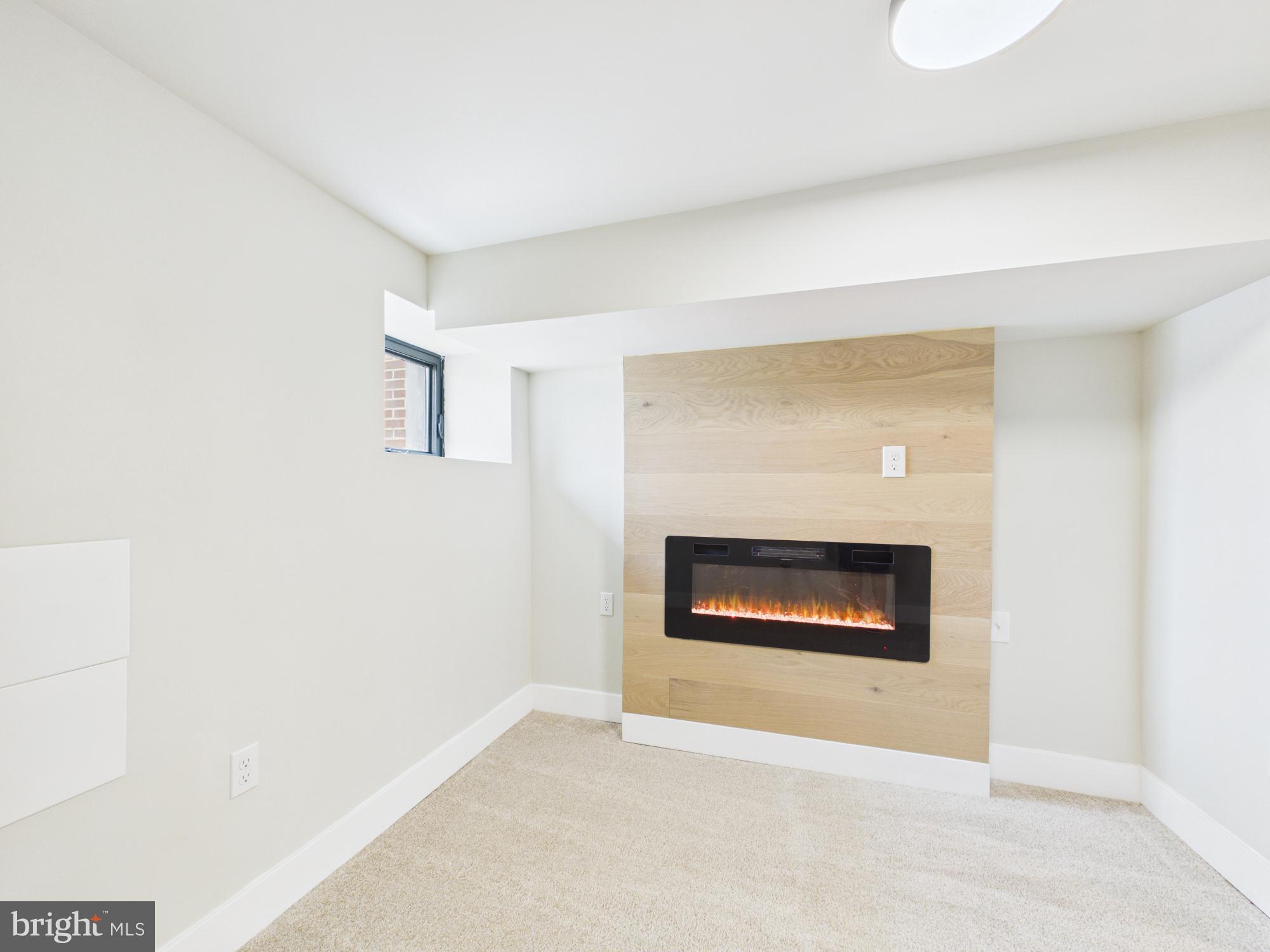 BROADWAY EAST - Residential