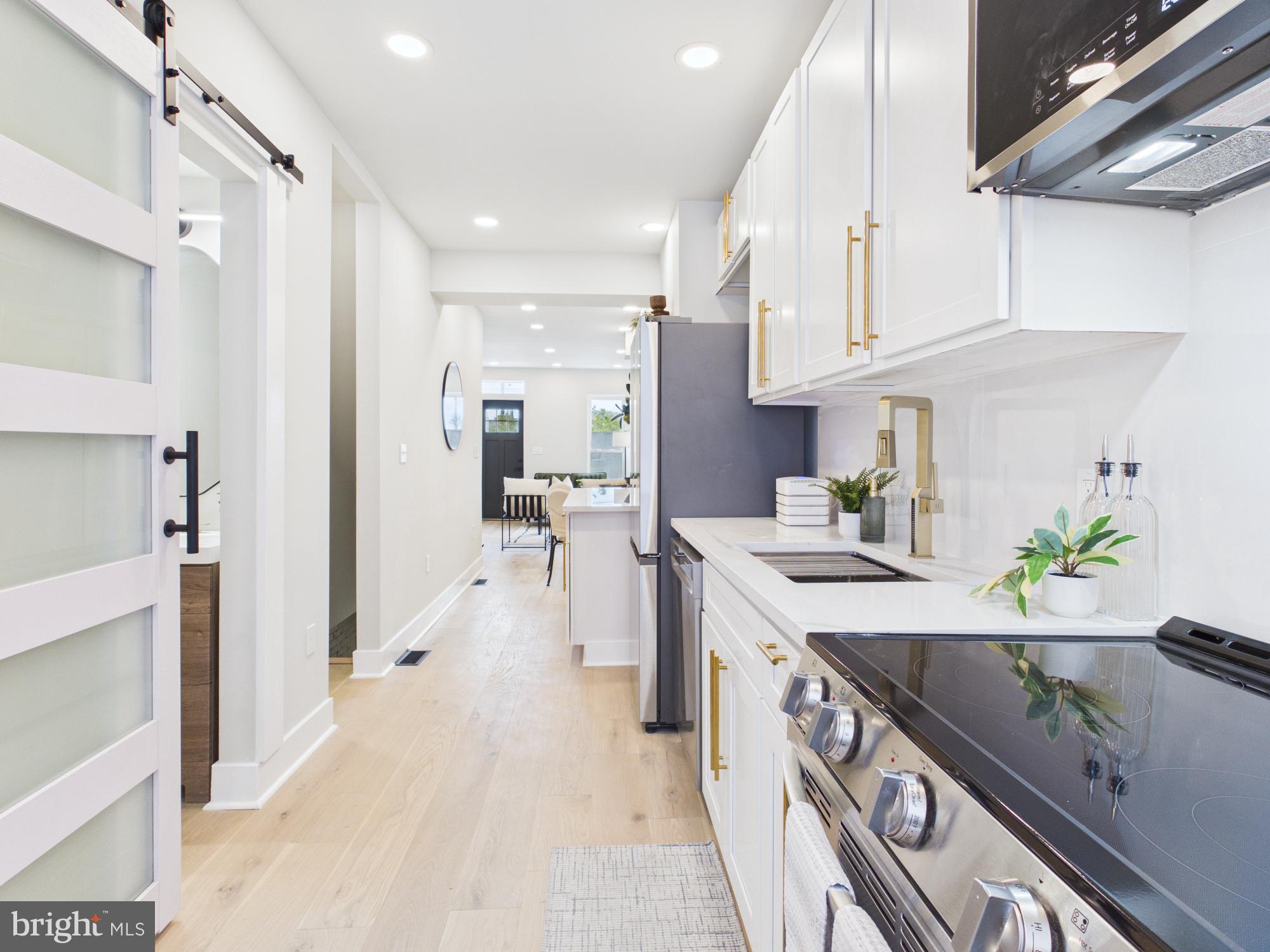 BROADWAY EAST - Residential