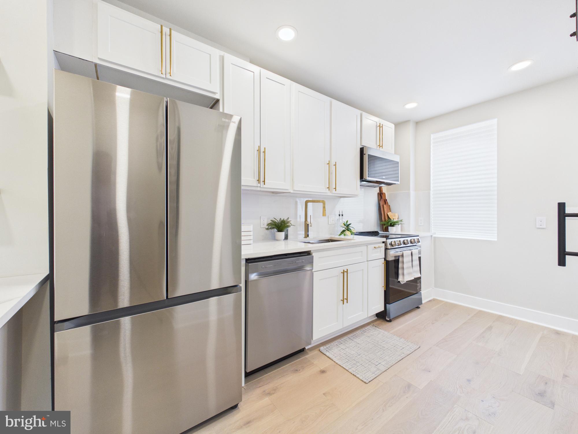 BROADWAY EAST - Residential