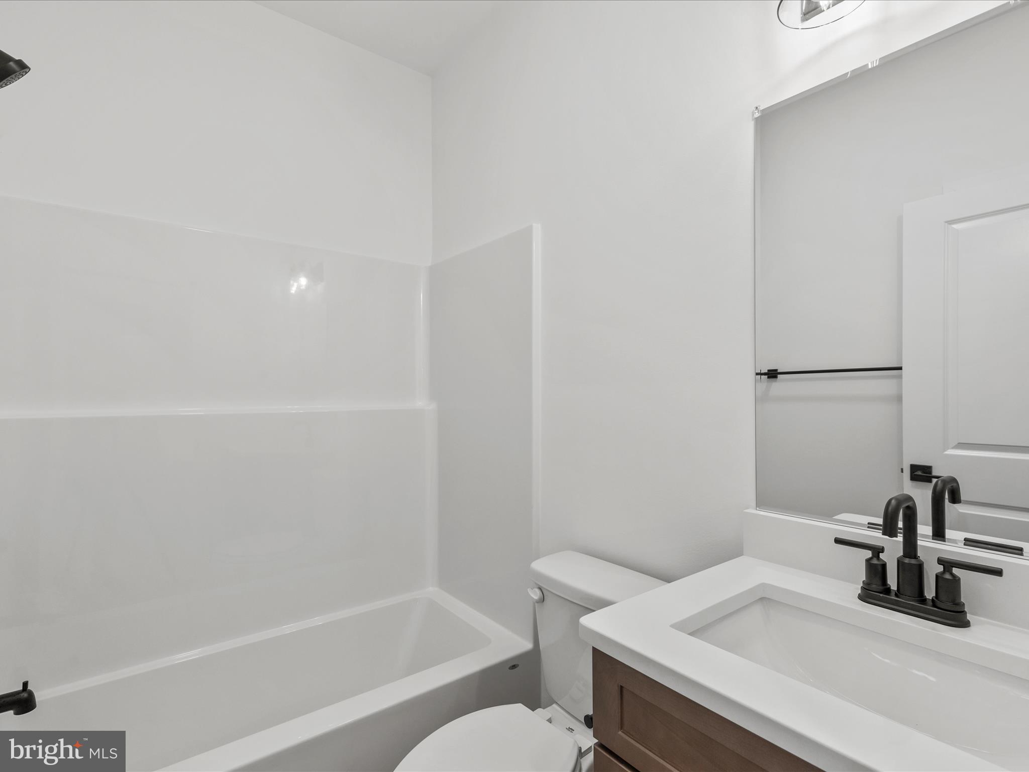 CAPTAIN'S COVE - Residential